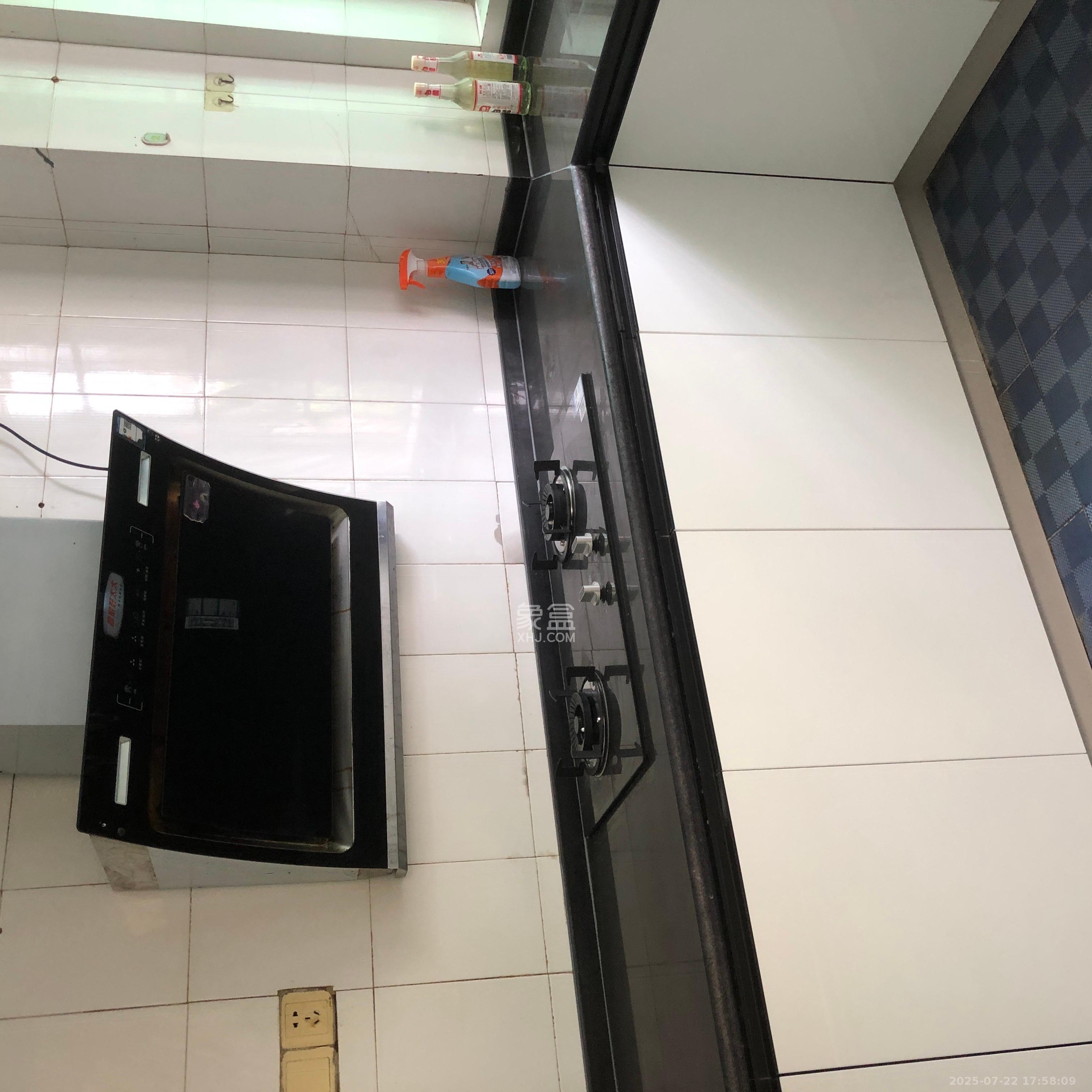 中南汽车世界  2室2厅1卫    1200.0元/月 中南汽车世界  2室2厅1卫    1200.0元/月室内图