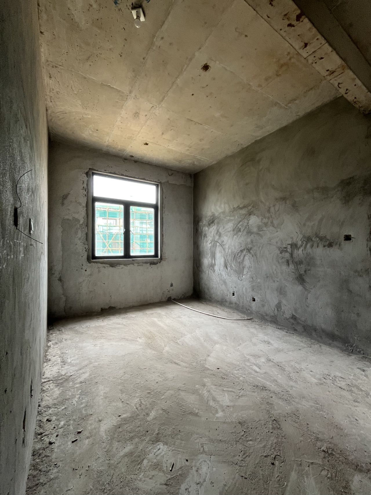 国瑞江畔花园 5室3厅4卫 950.0万 国瑞江畔花园 5室3厅4卫 950.0万客厅