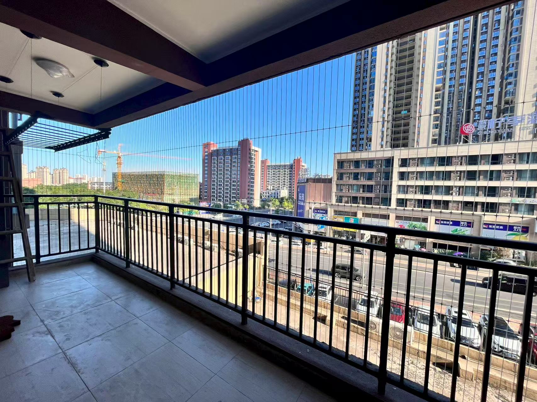 碧桂园梓山府 3室2厅2卫 2000.0元/月 碧桂园梓山府 3室2厅2卫 2000.0元/月室内图