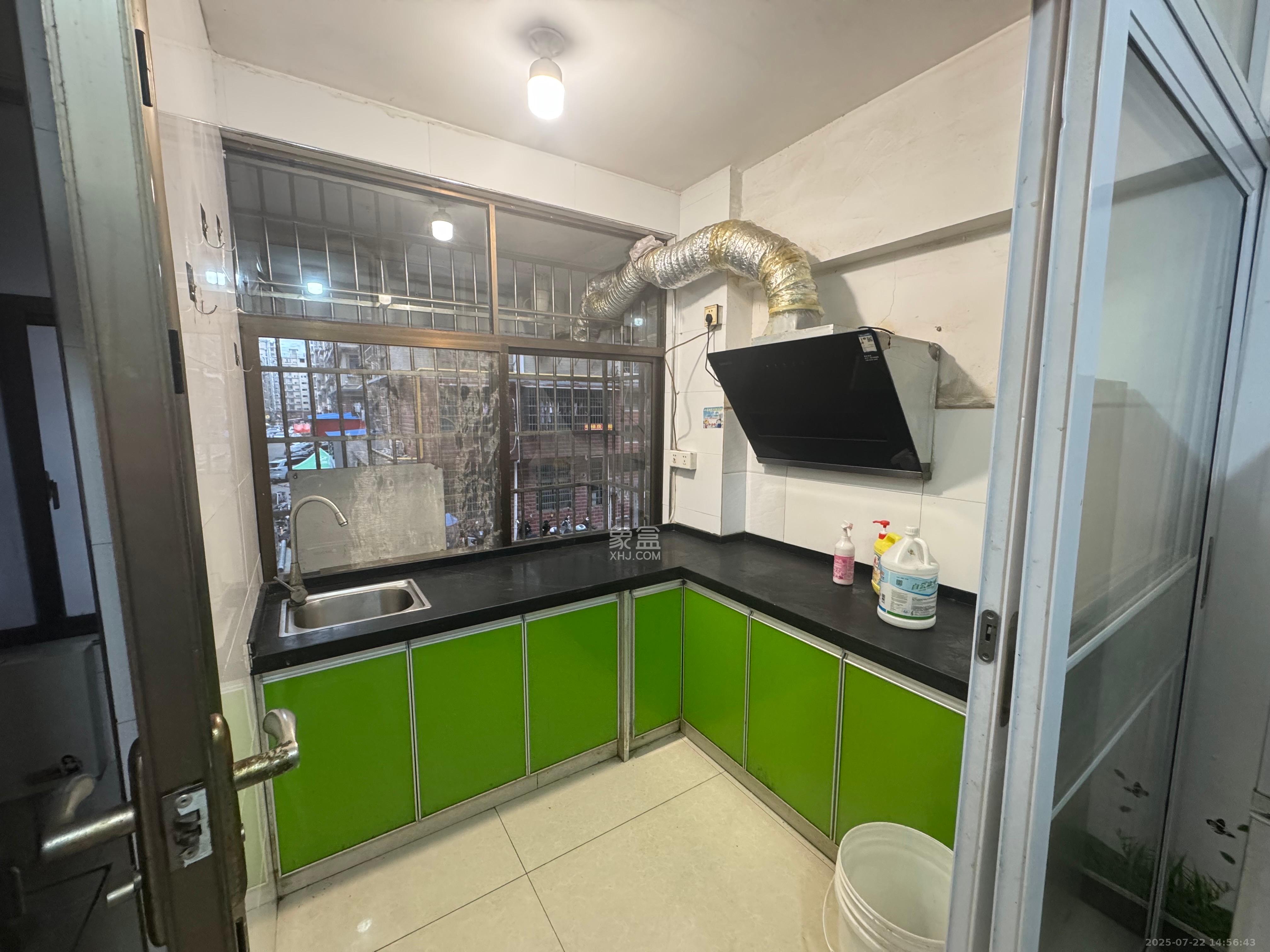 龙塘安置区(龙塘小区)  3室2厅1卫    1800.0元/月 龙塘安置区(龙塘小区)  3室2厅1卫    1800.0元/月室内图