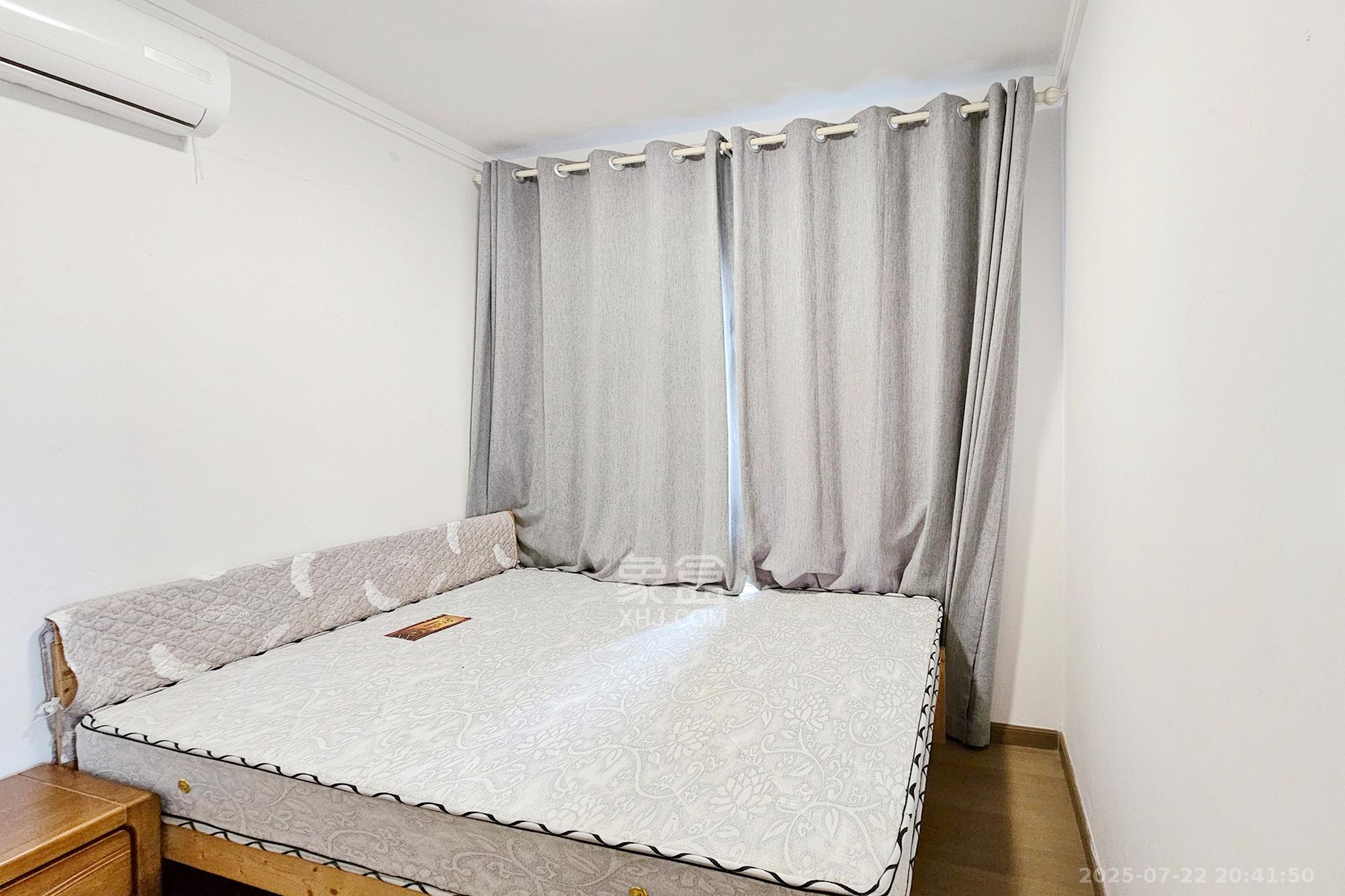 阳光城尚东湾蜜桃园 3室2厅1卫 112.0万 阳光城尚东湾蜜桃园 3室2厅1卫 112.0万卧室