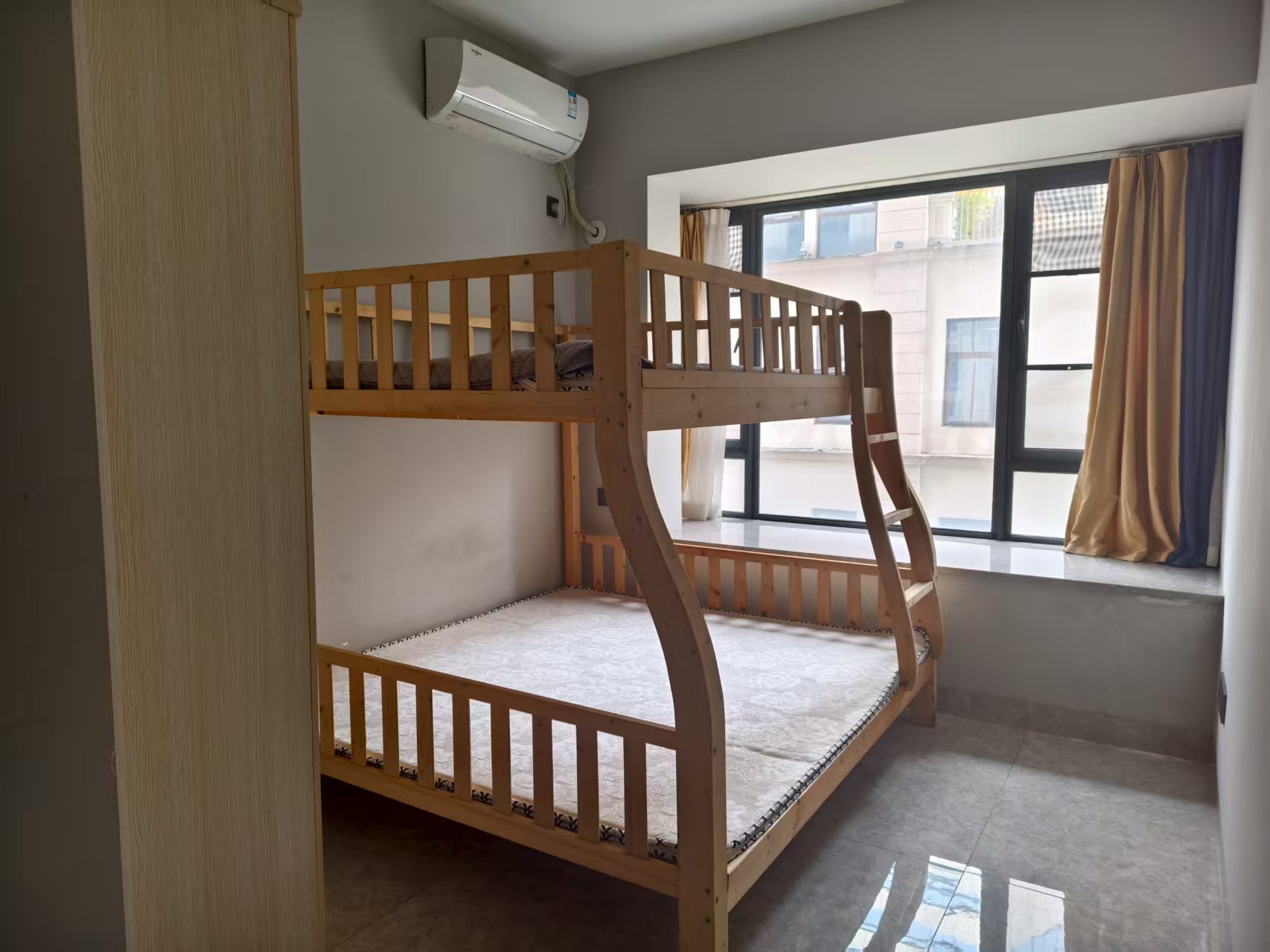 海航豪庭北苑 3室2厅2卫 5500.0元/月 海航豪庭北苑 3室2厅2卫 5500.0元/月室内图