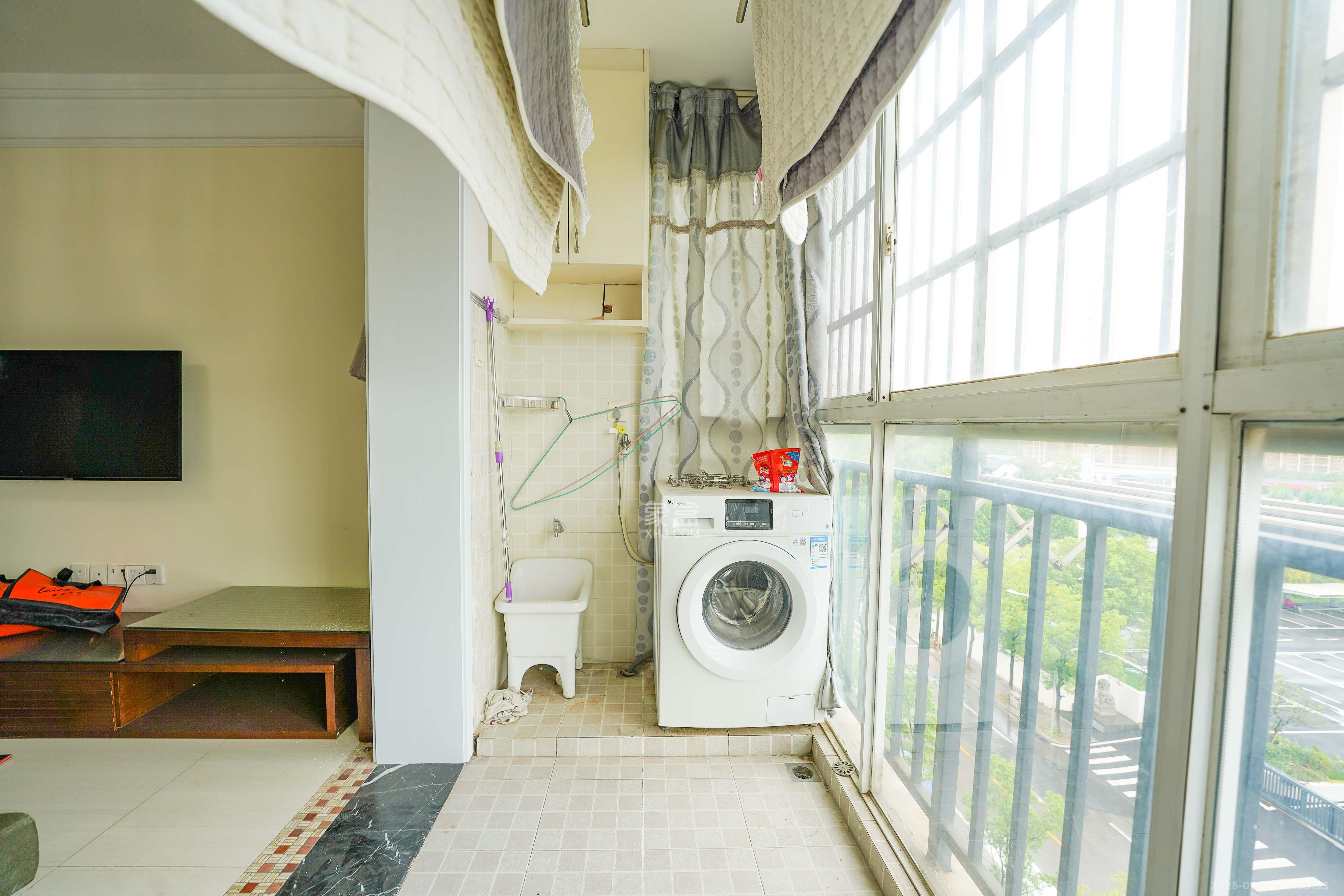 三城花苑（一，二，三期）  2室2厅1卫    34.0万阳台