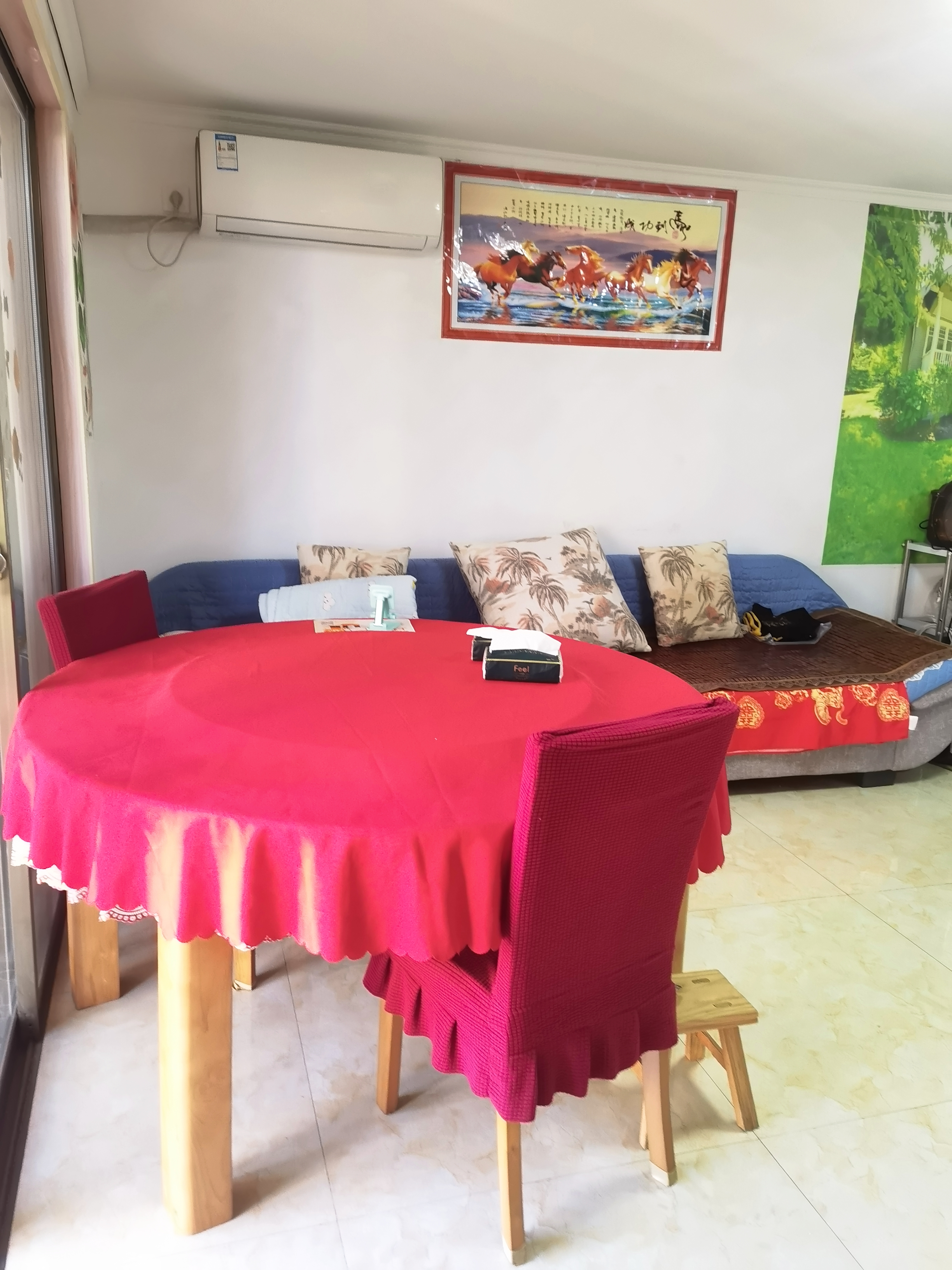 香格里拉 2室2厅1卫 1200.0元/月 香格里拉 2室2厅1卫 1200.0元/月室内图