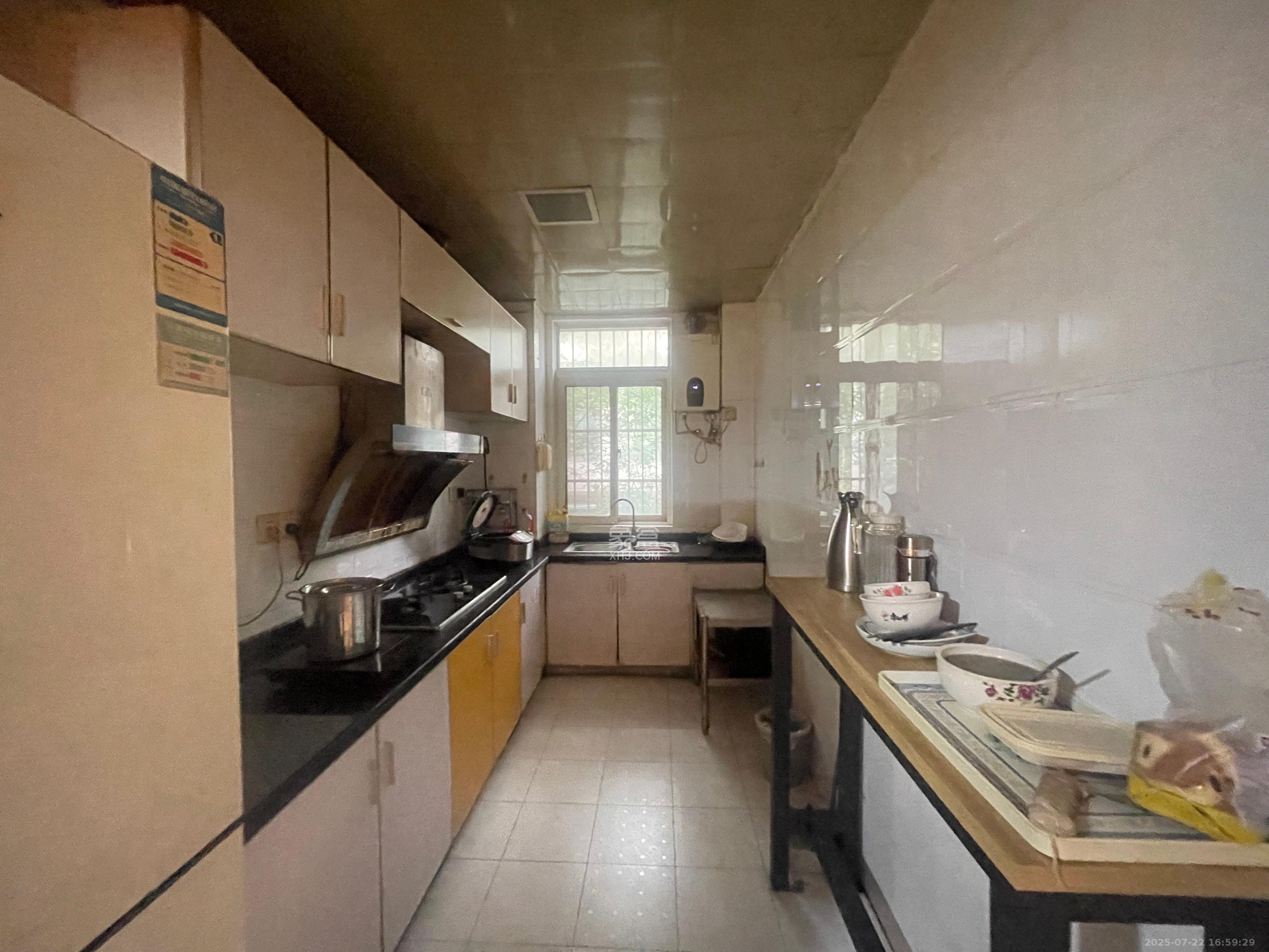 楚天中苑 2室2厅1卫 1500.0元/月 楚天中苑 2室2厅1卫 1500.0元/月室内图