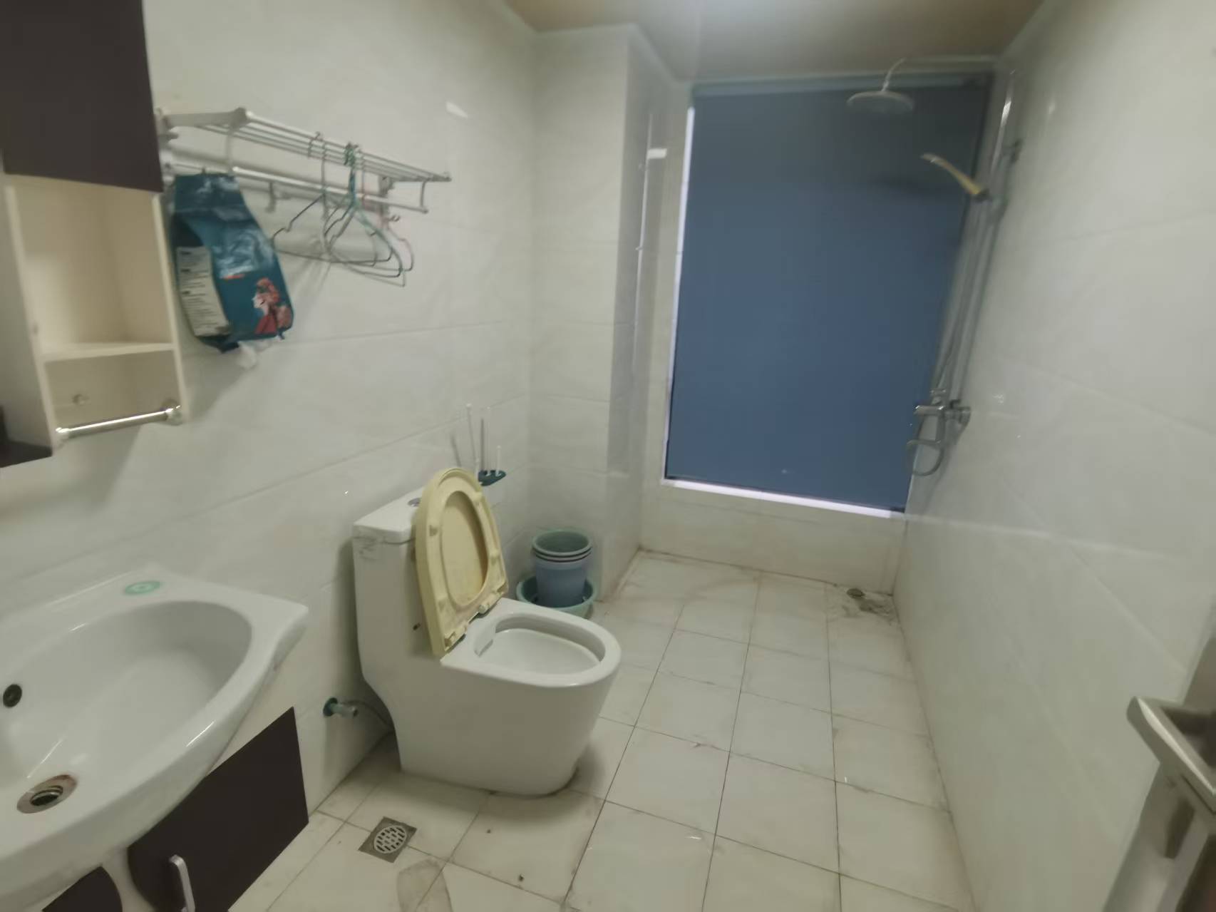 万景峰一期  3室2厅2卫    2300.0元/月 万景峰一期  3室2厅2卫    2300.0元/月室内图