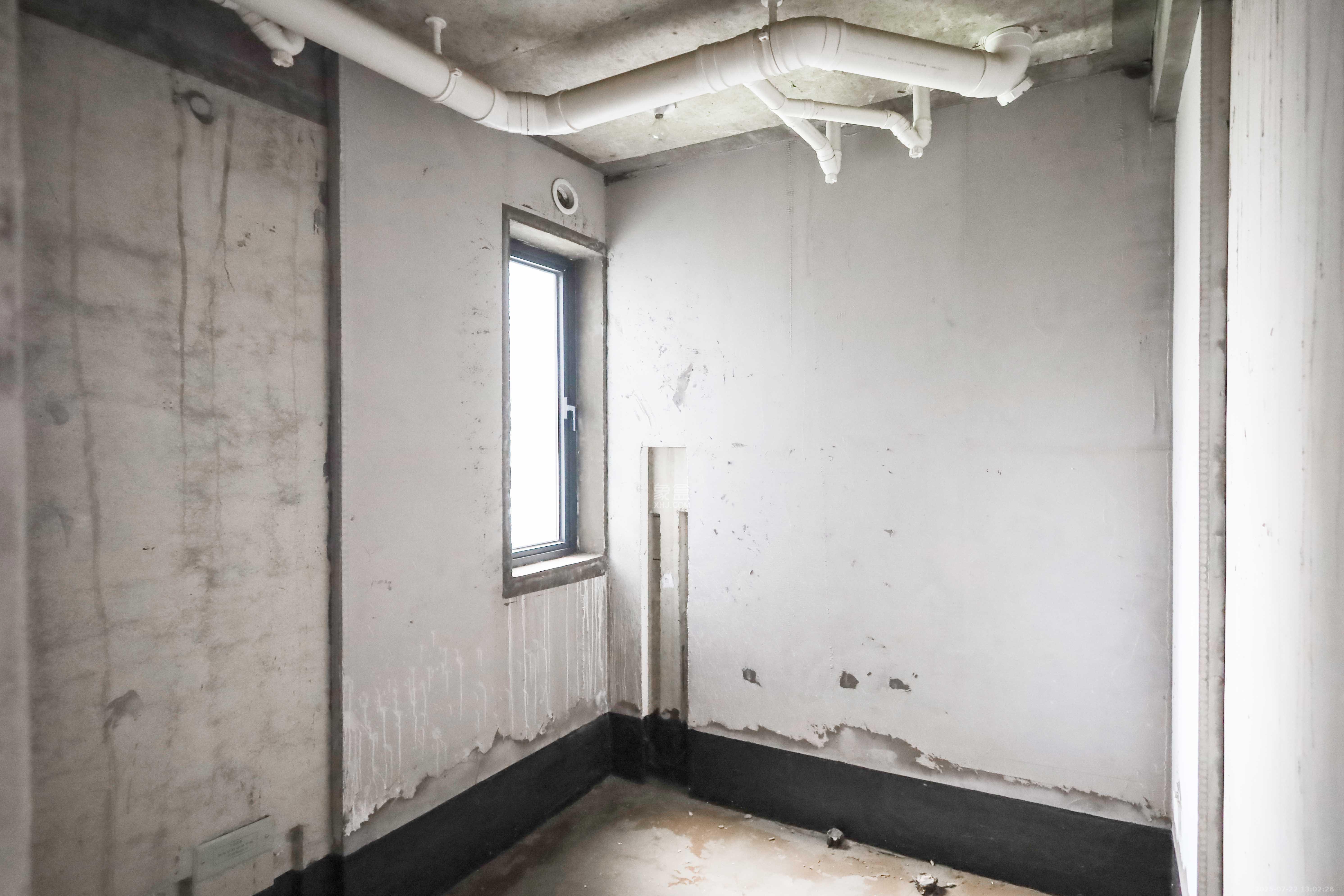 好莱城(弘德西街) 4室2厅2卫 118.0万 好莱城(弘德西街) 4室2厅2卫 118.0万卫生间