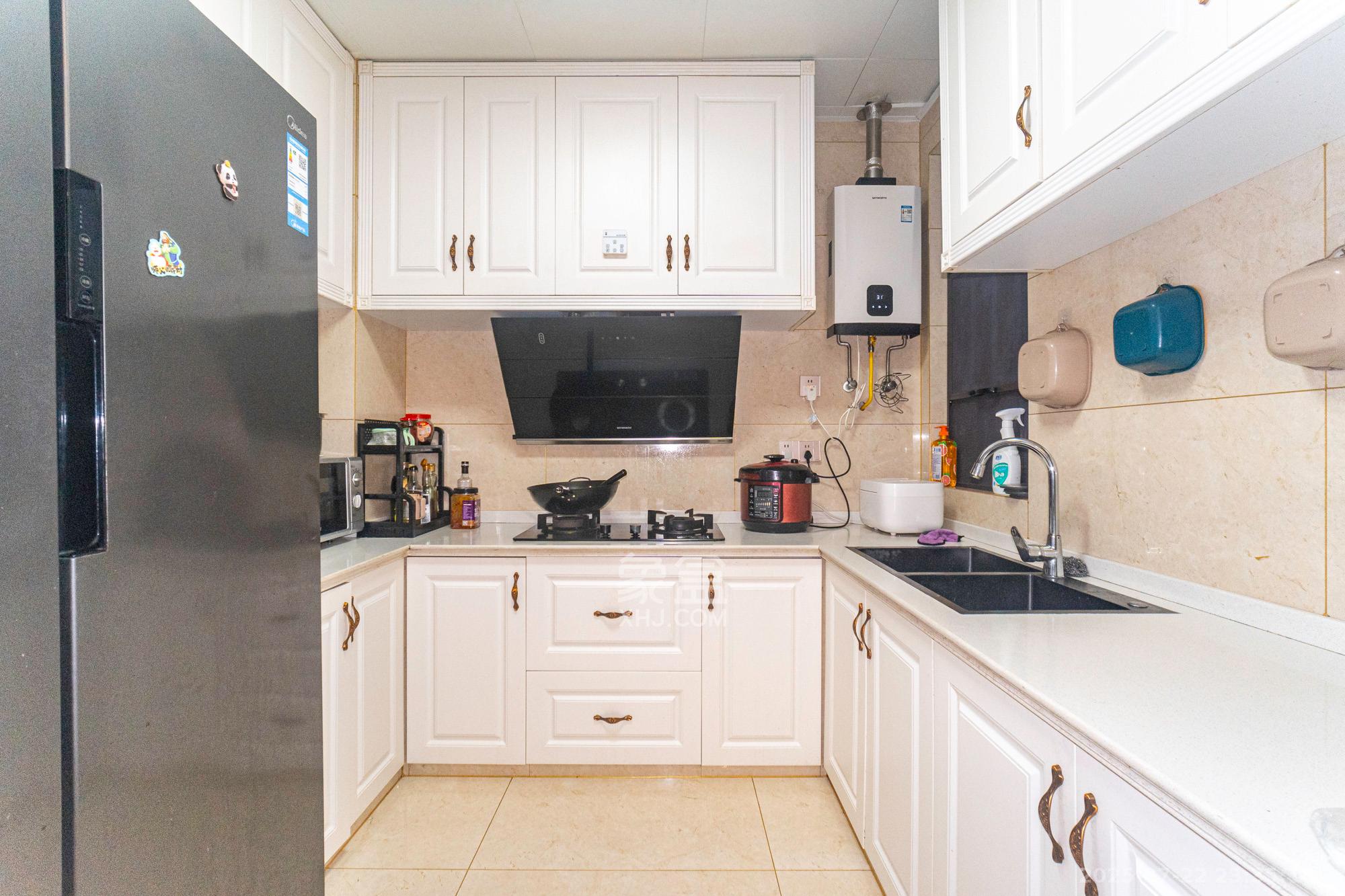 中交建发松雅院  4室2厅2卫    139.8万厨房