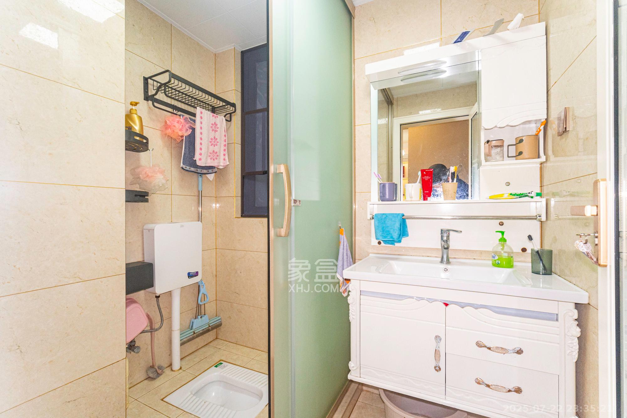 中交建发松雅院  4室2厅2卫    139.8万卫生间