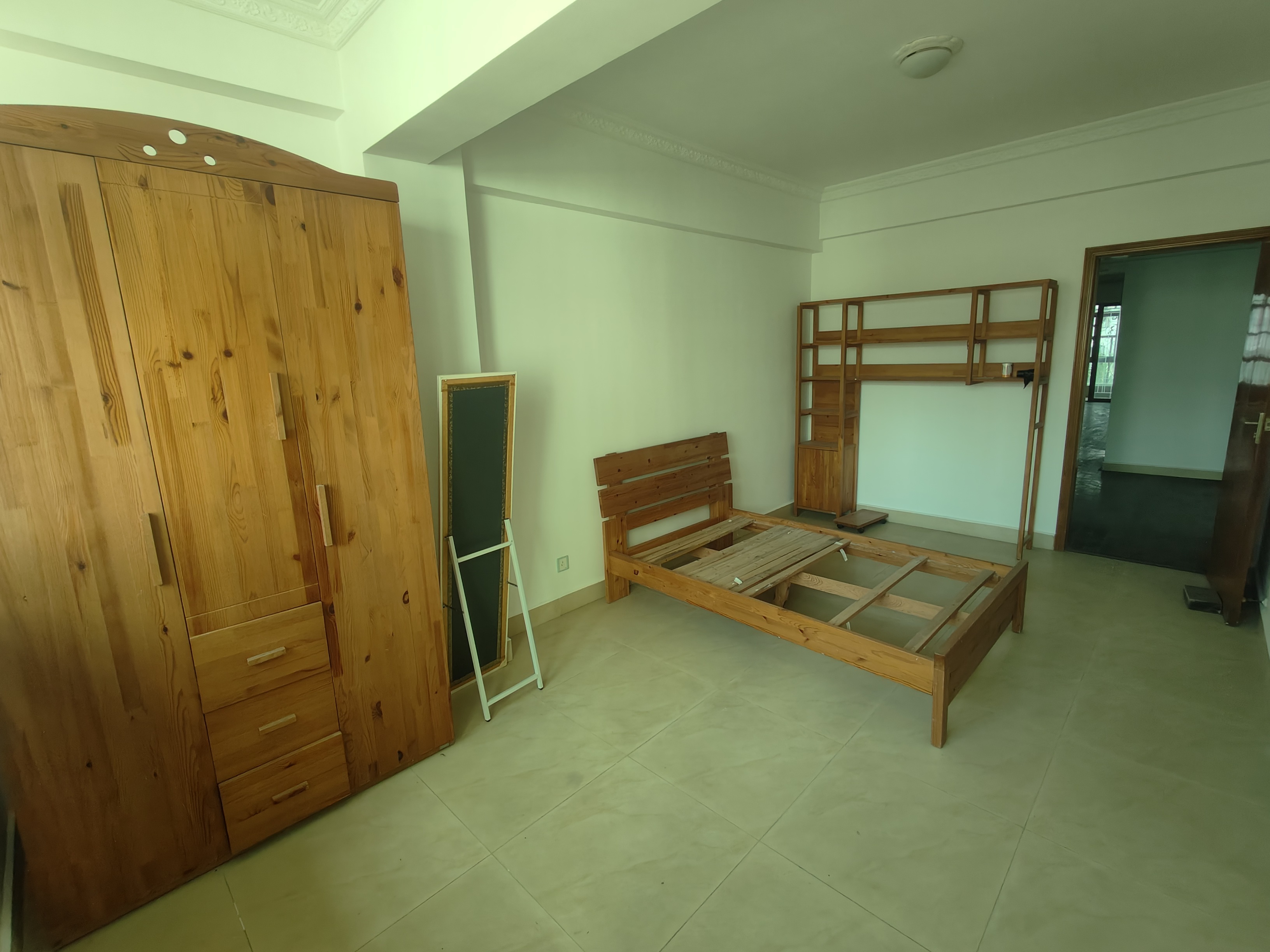 规划设计院宿舍(海甸岛德利路) 4室2厅2卫 3200.0元/月 规划设计院宿舍(海甸岛德利路) 4室2厅2卫 3200.0元/月室内图