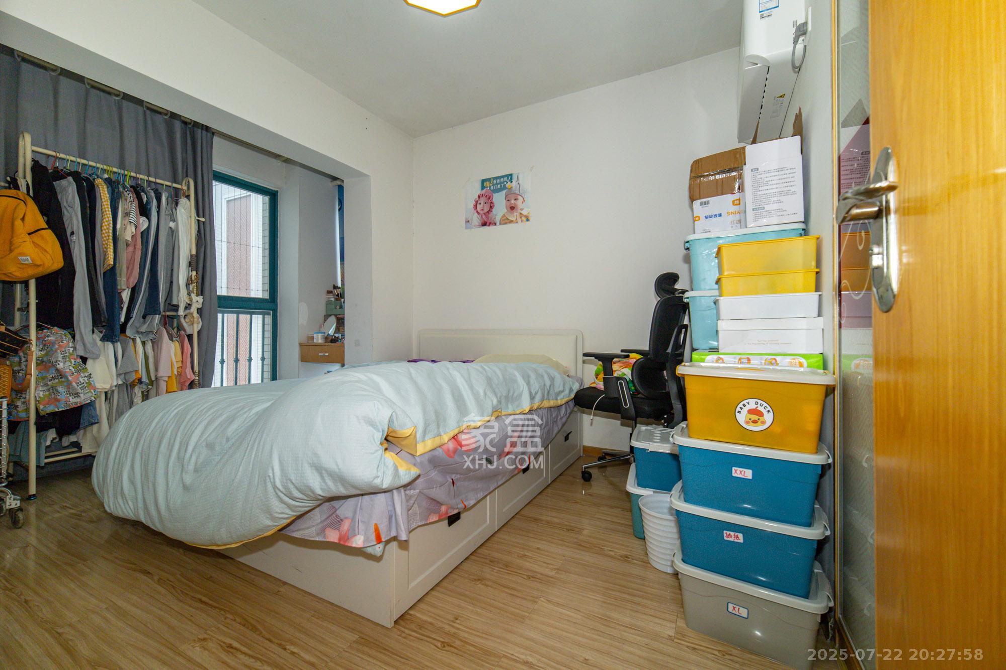 蝴蝶谷 1室2厅1卫 36.8万 蝴蝶谷 1室2厅1卫 36.8万卧室