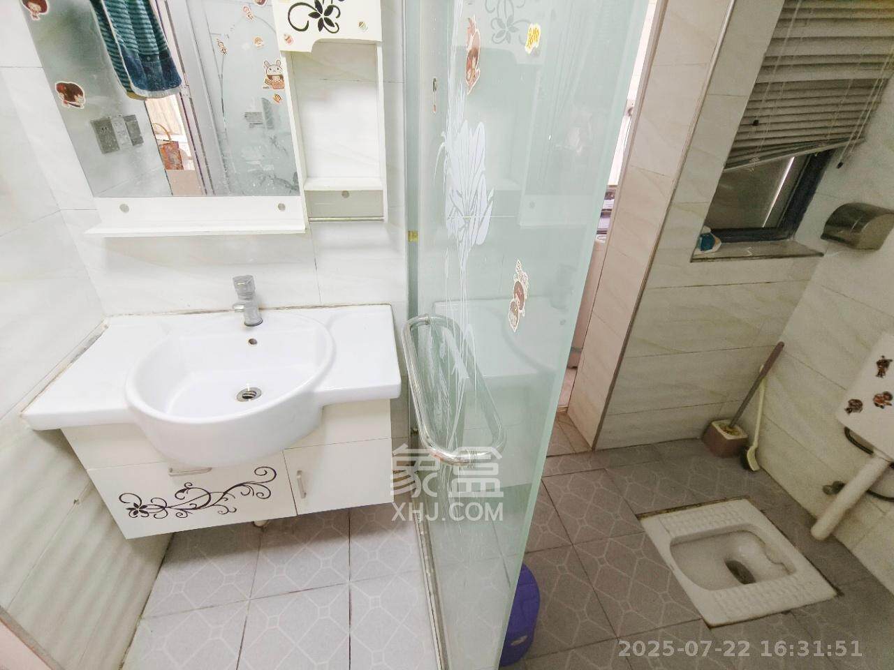勤诚达新界  2室2厅1卫   1800.00元/月室内图