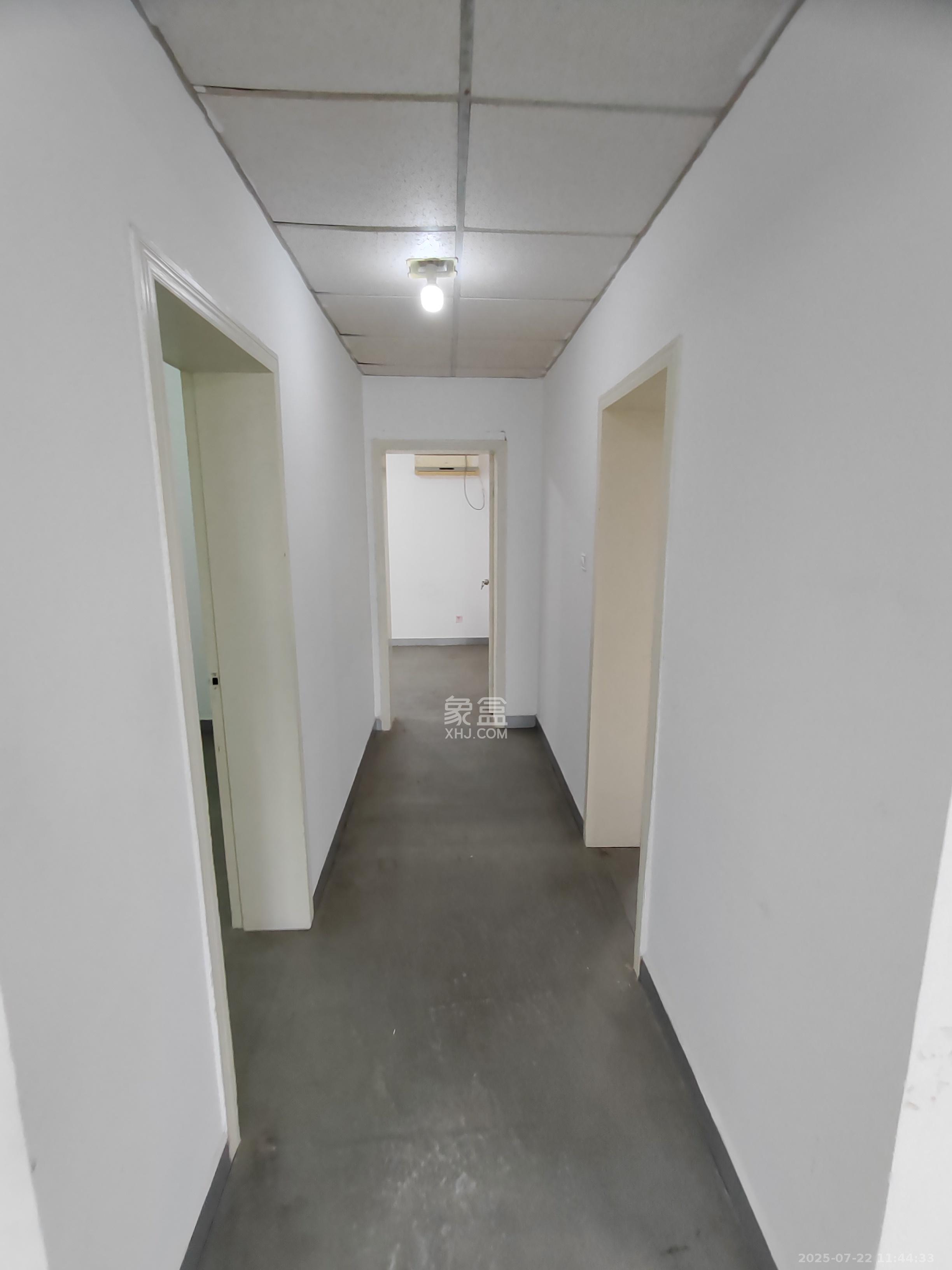 长远大厦  5室2厅2卫    3400.0元/月室内图