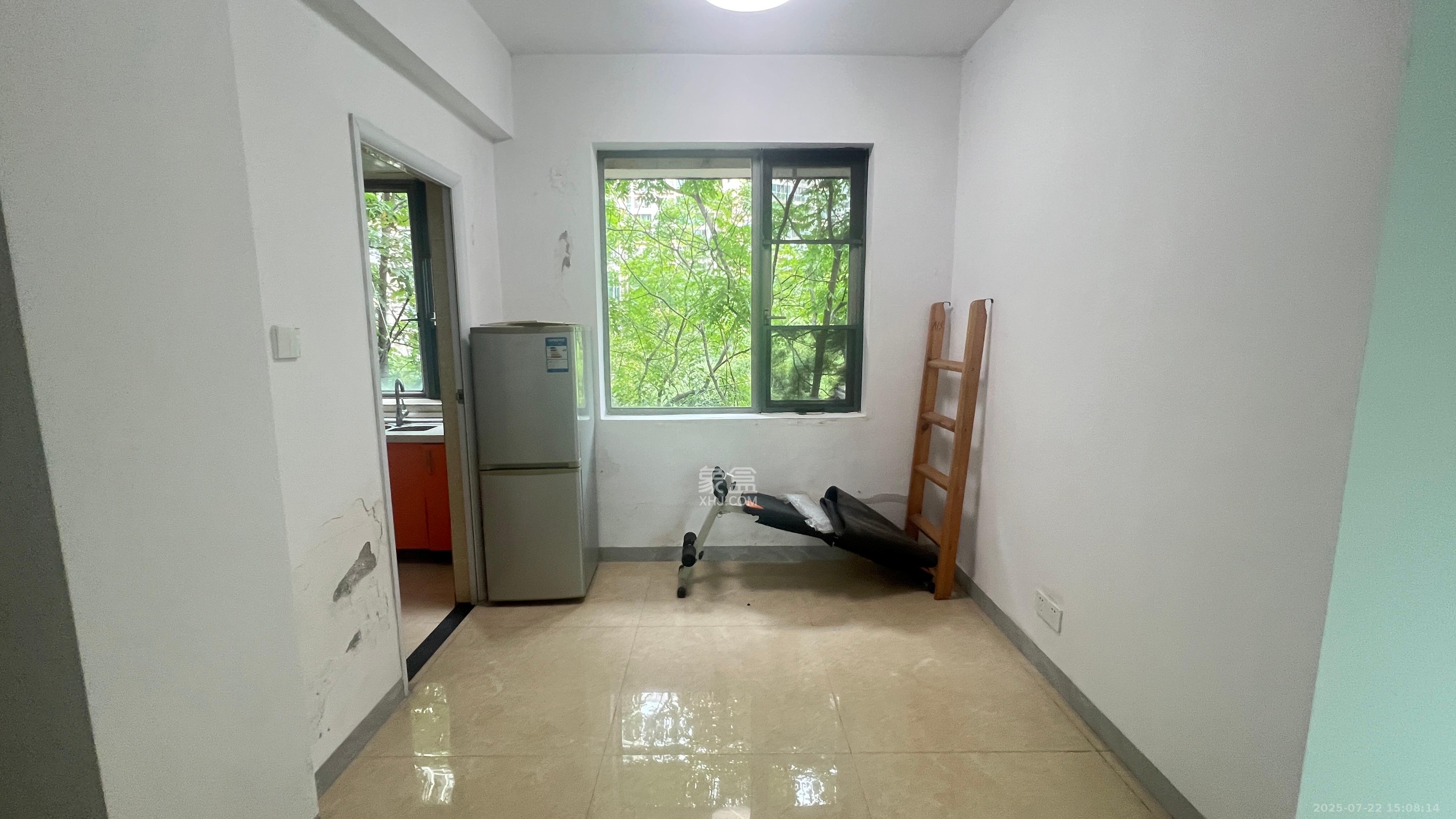 新城新世界一二三期  3室2厅1卫    2500.0元/月室内图