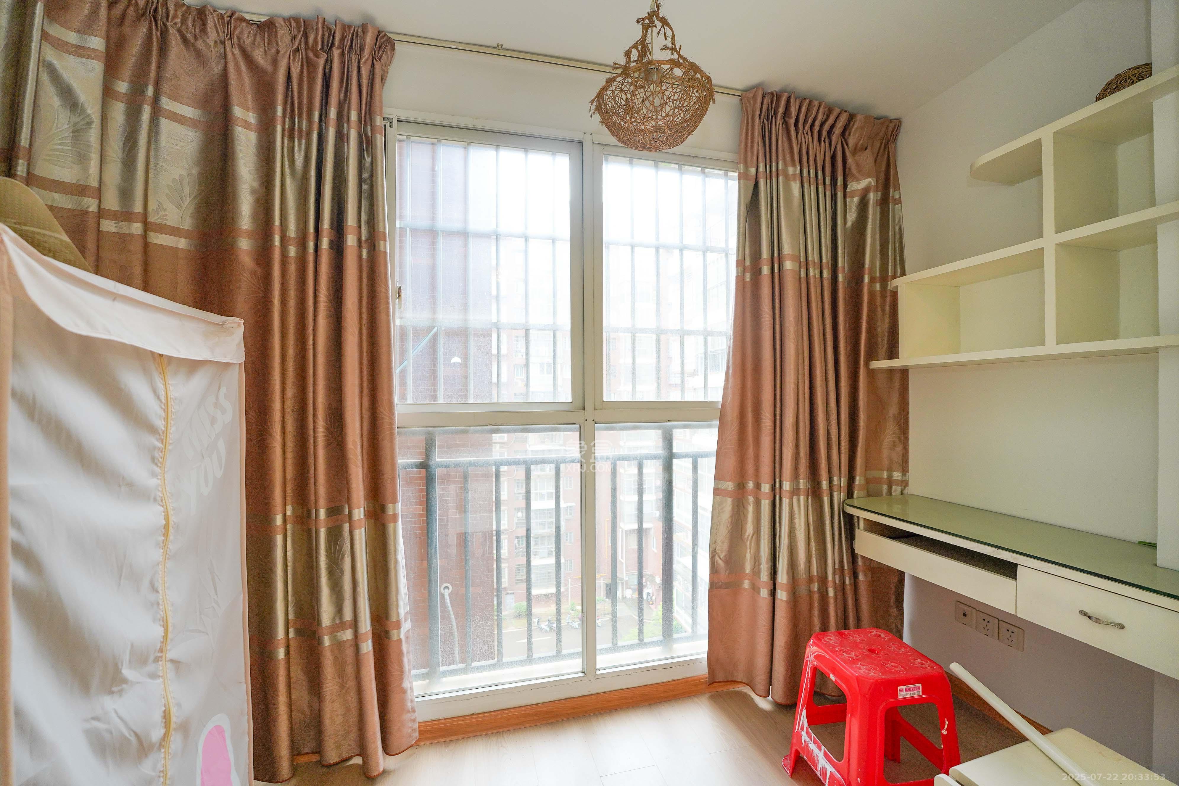 三城花苑（一，二，三期）  2室2厅1卫    34.0万阳台