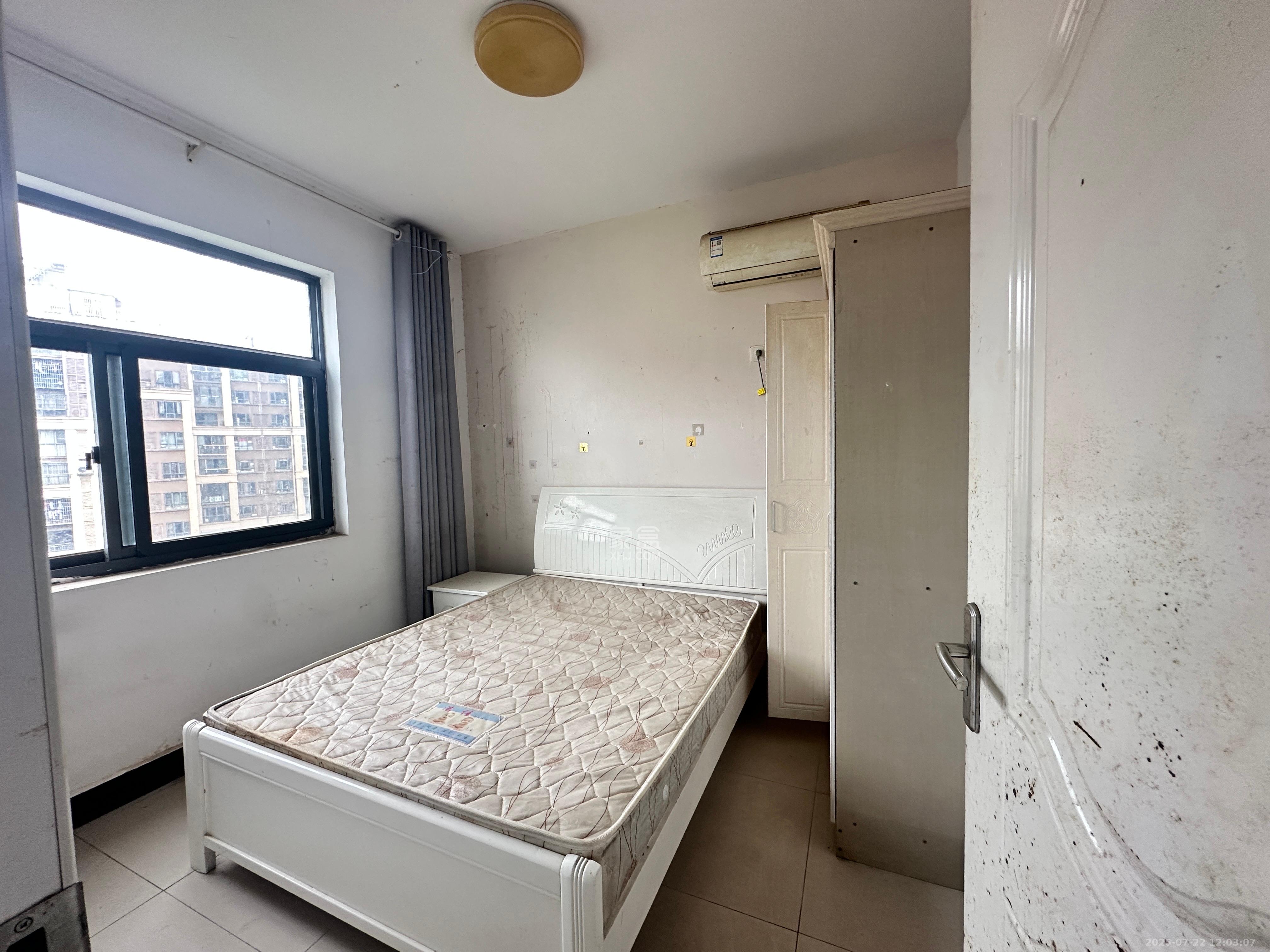 五矿紫湖香醍 4室2厅1卫 2000.0元/月 五矿紫湖香醍 4室2厅1卫 2000.0元/月室内图