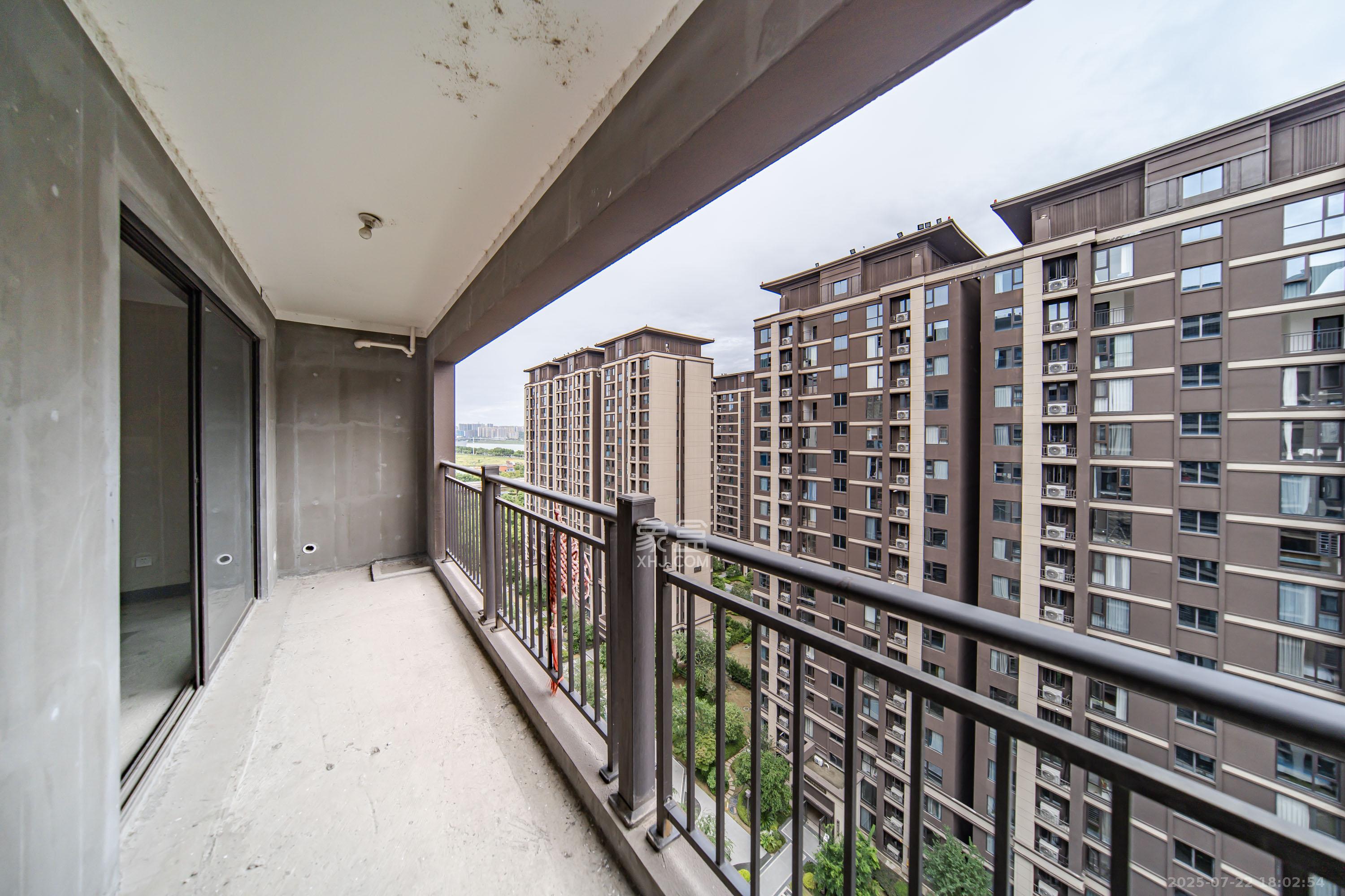 建发电建江山悦 4室2厅2卫 160.0万 建发电建江山悦 4室2厅2卫 160.0万阳台