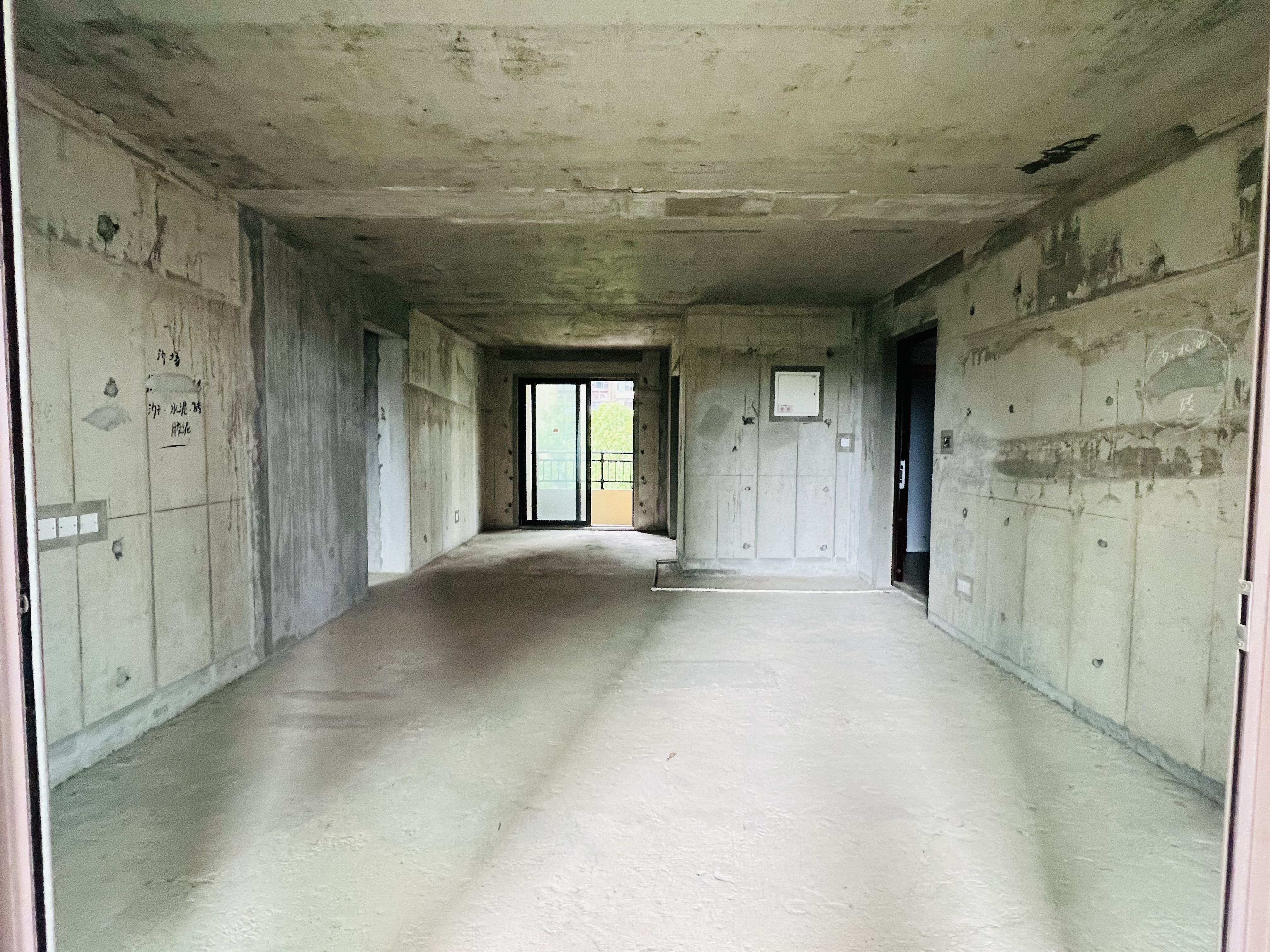 碧桂园锦岸 4室2厅2卫 58.8万 碧桂园锦岸 4室2厅2卫 58.8万客厅