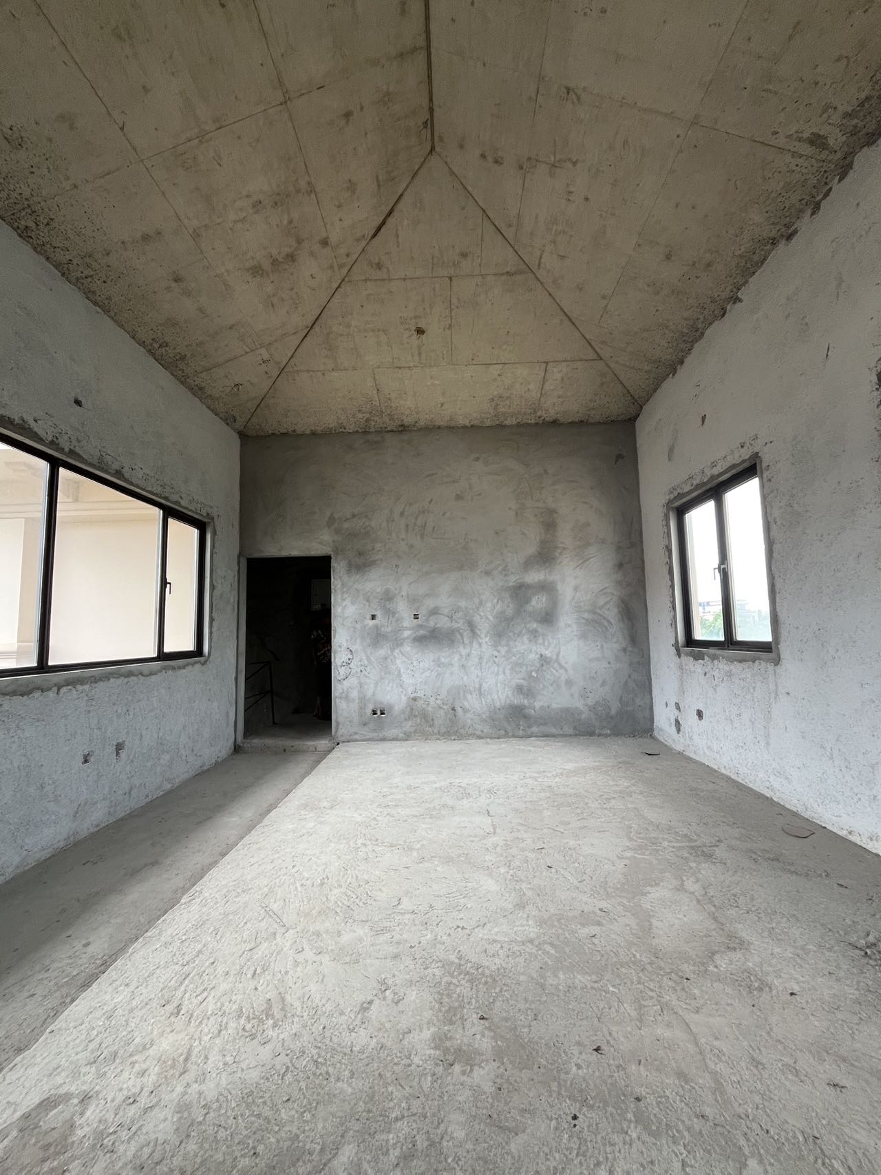 国瑞江畔花园 5室3厅4卫 950.0万 国瑞江畔花园 5室3厅4卫 950.0万客厅