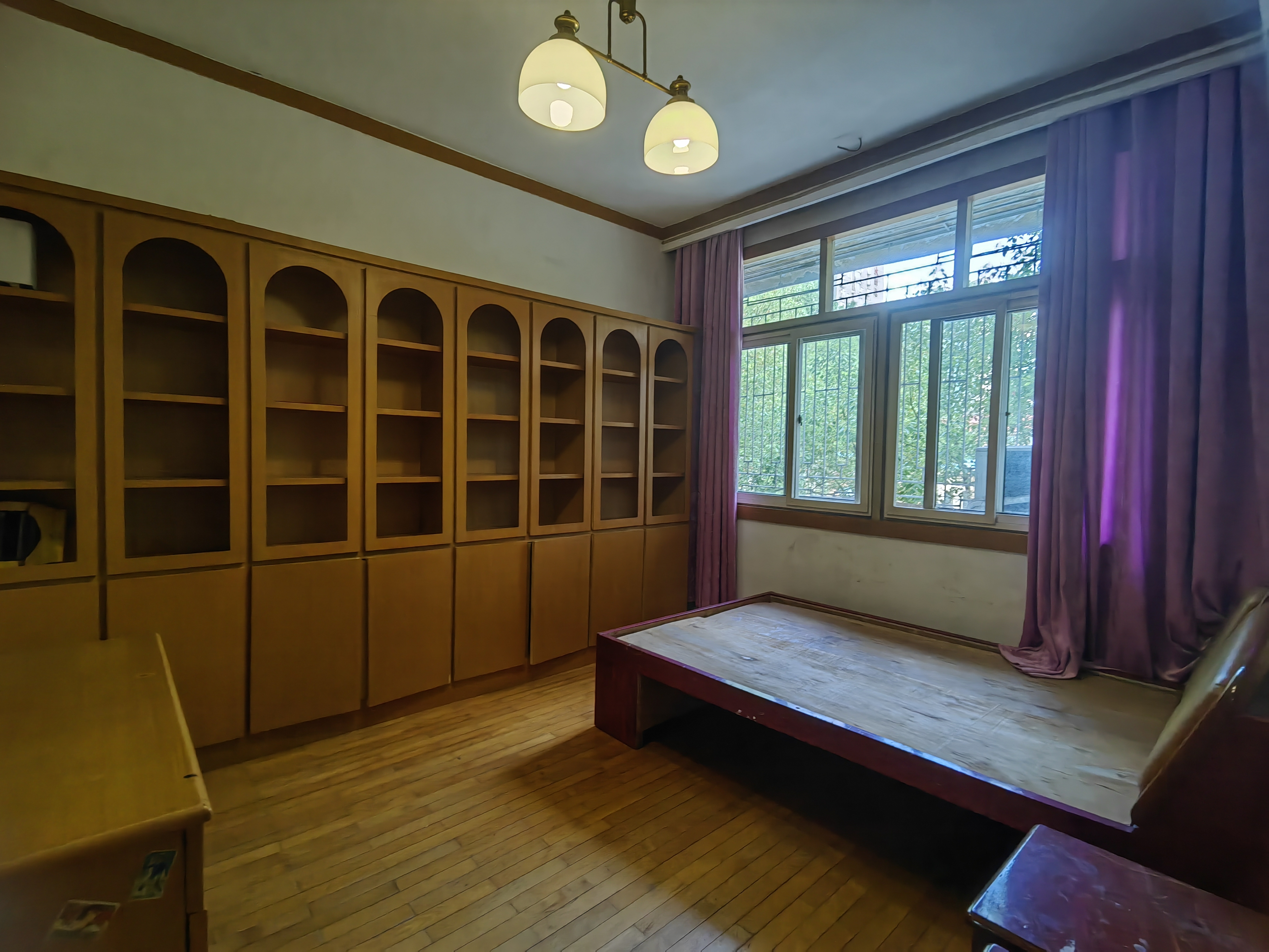 市商业局老小区 3室2厅1卫 1000.0元/月 市商业局老小区 3室2厅1卫 1000.0元/月室内图