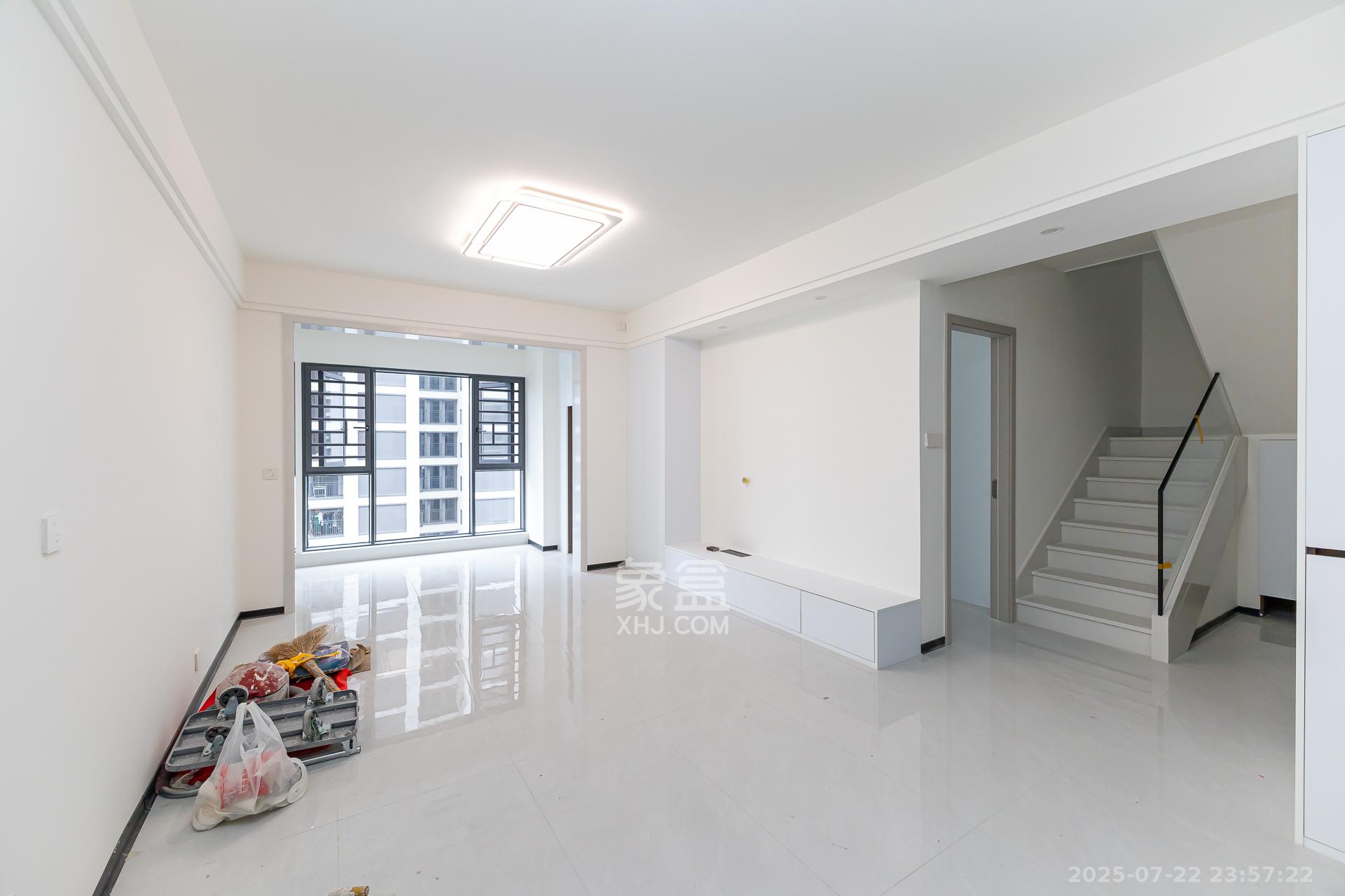 越秀湘江星汇城二期 4室2厅2卫 119.0万 越秀湘江星汇城二期 4室2厅2卫 119.0万客厅