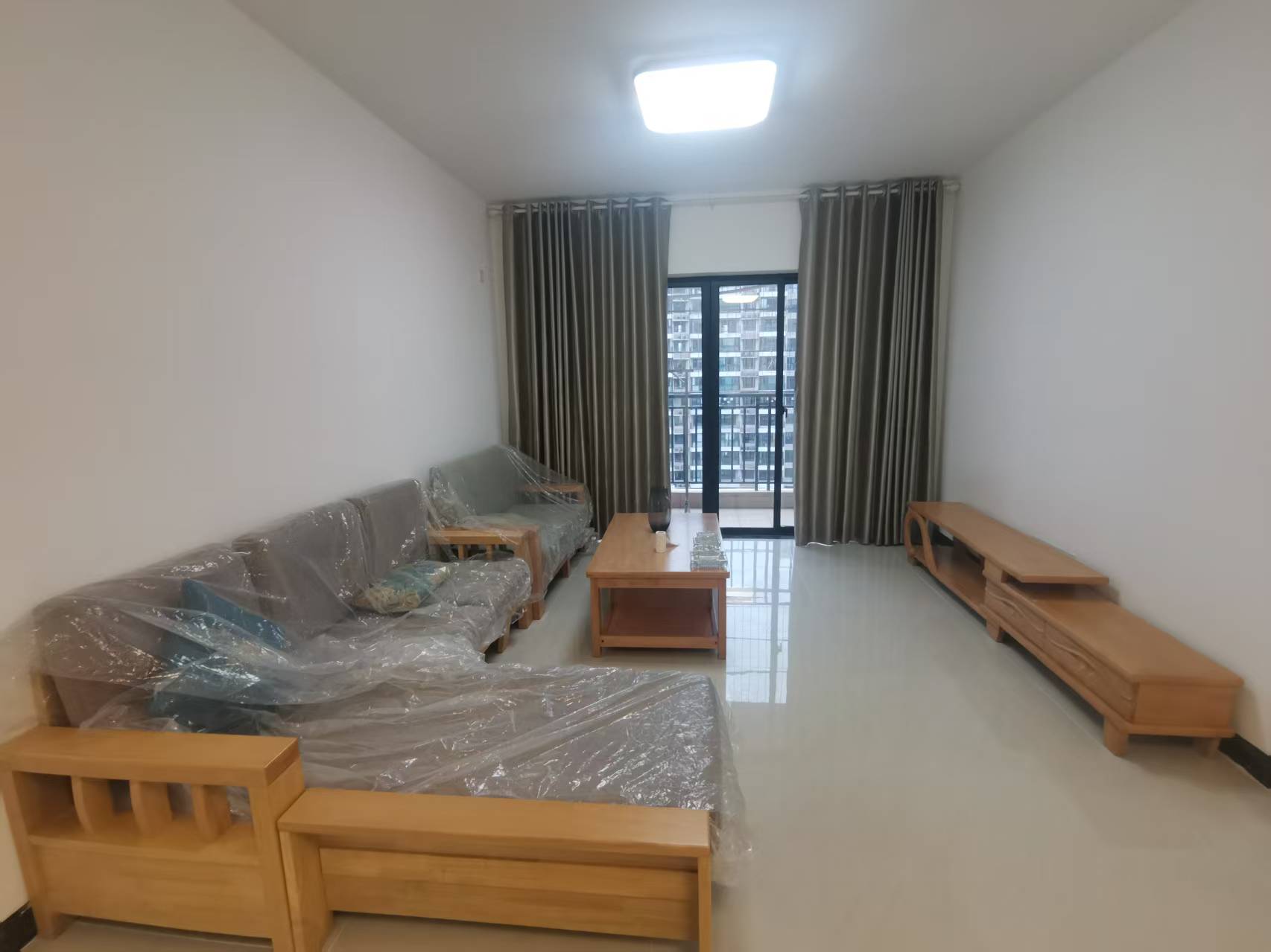 万景峰一期  3室2厅2卫    2300.0元/月 万景峰一期  3室2厅2卫    2300.0元/月室内图