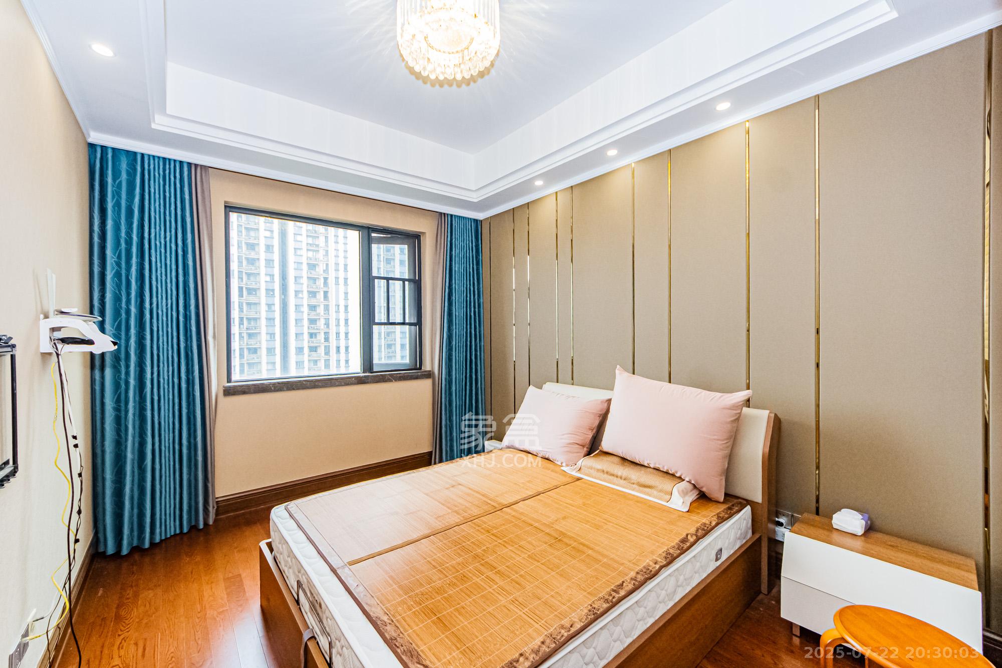 恒大御景半岛锦绣苑 4室2厅2卫 220.0万 恒大御景半岛锦绣苑 4室2厅2卫 220.0万卧室