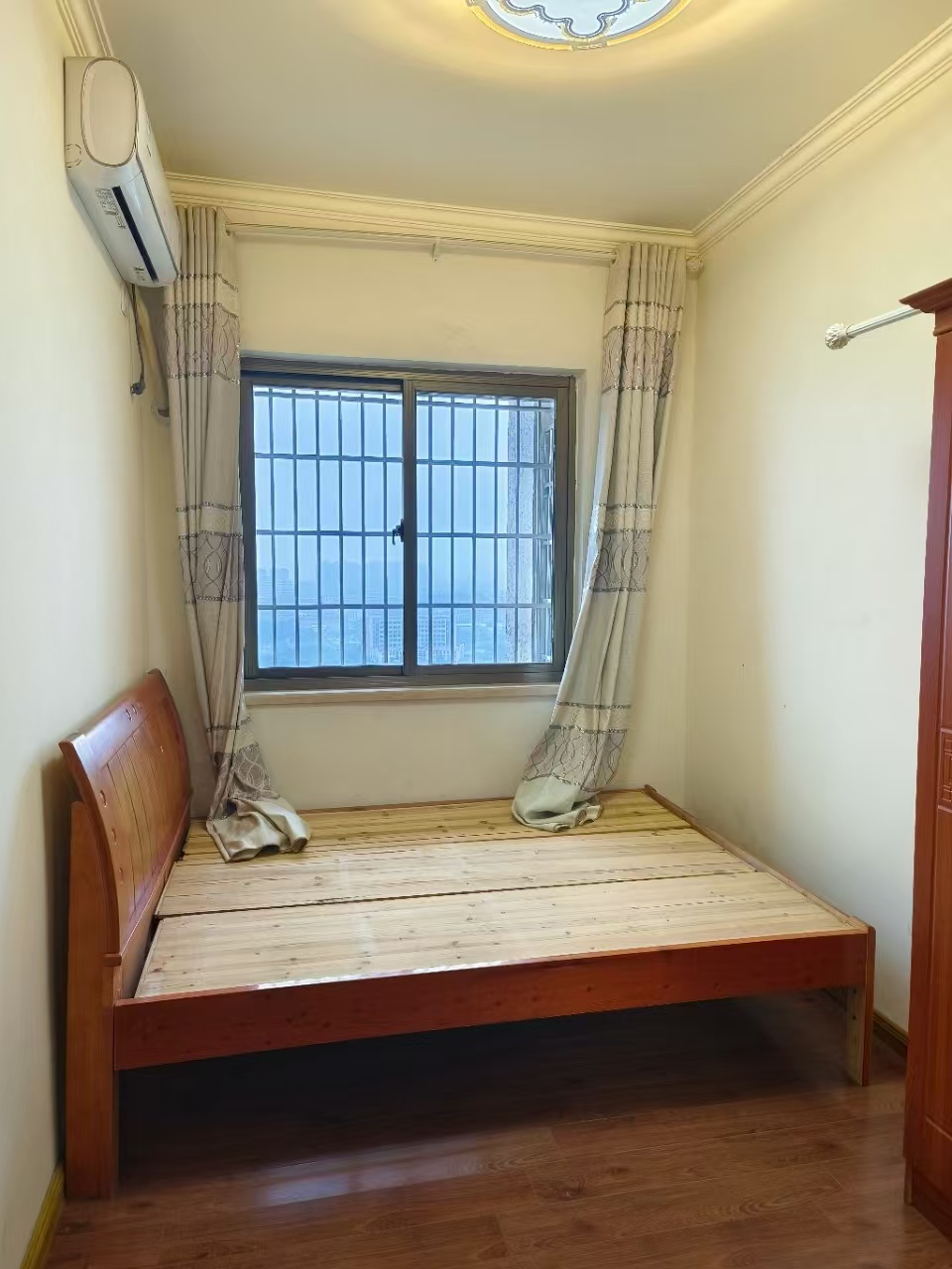 碧桂园 4室2厅2卫 1800.0元/月 碧桂园 4室2厅2卫 1800.0元/月室内图