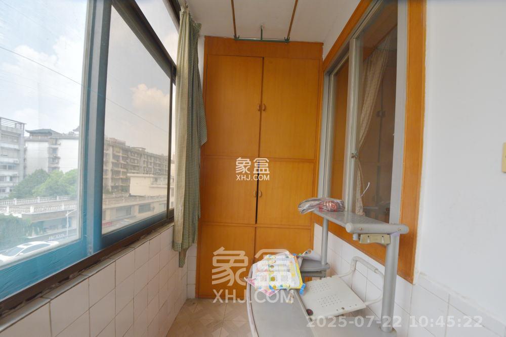 湖南省粮油公司宿舍 2室1厅1卫 1400.0元/月 湖南省粮油公司宿舍 2室1厅1卫 1400.0元/月室内图