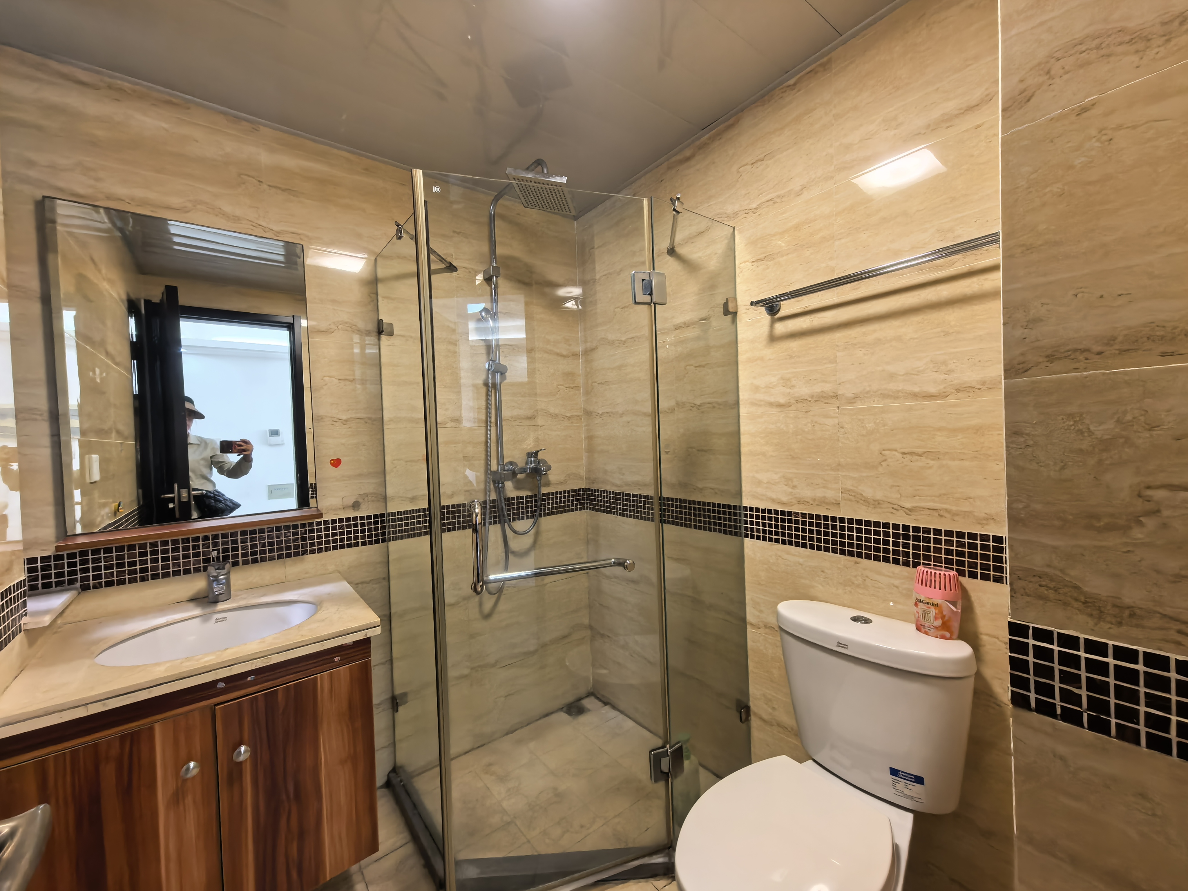 椰岛广场  2室2厅1卫    3500.0元/月 椰岛广场  2室2厅1卫    3500.0元/月室内图