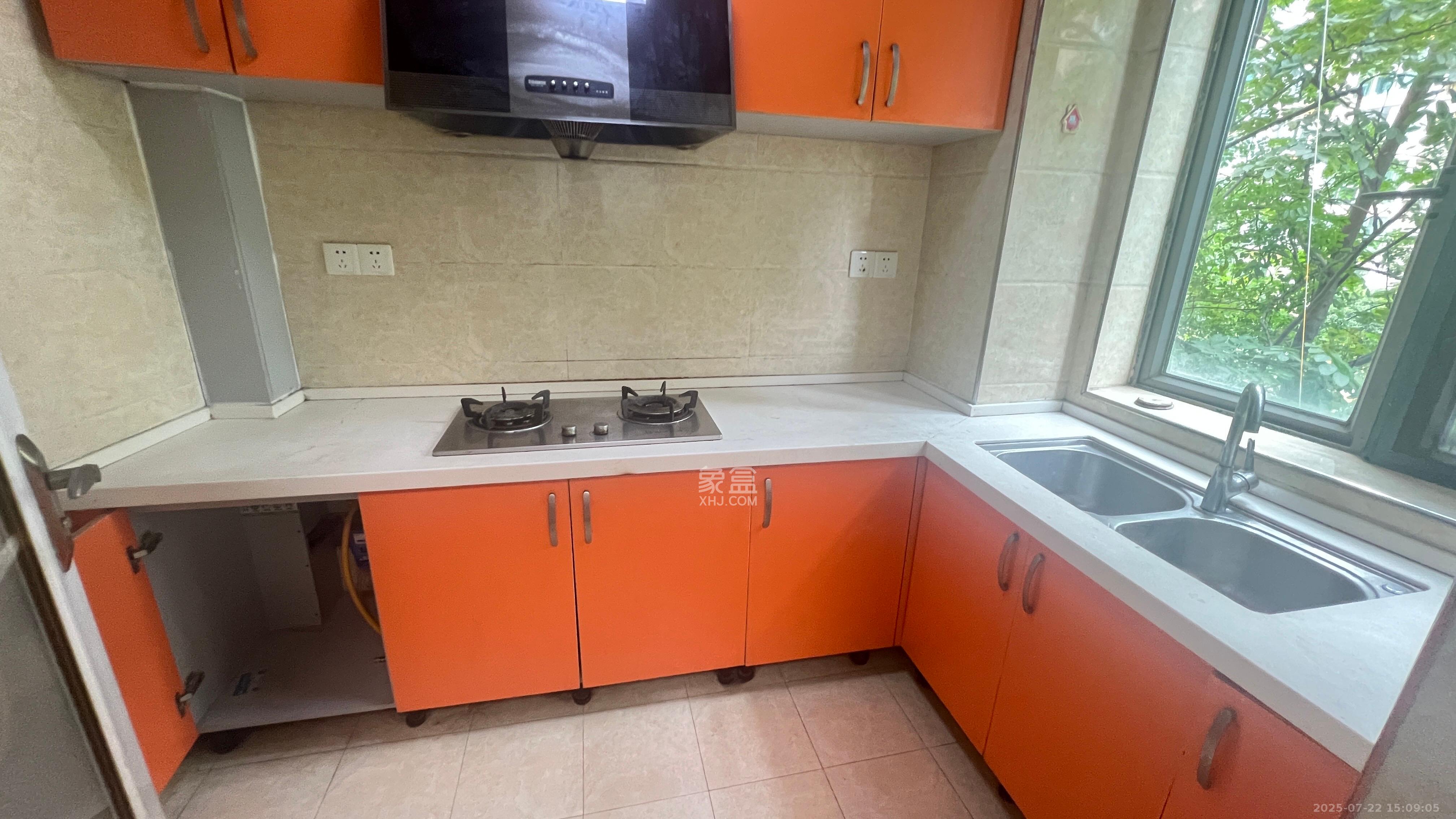 新城新世界一二三期  3室2厅1卫    2500.0元/月室内图