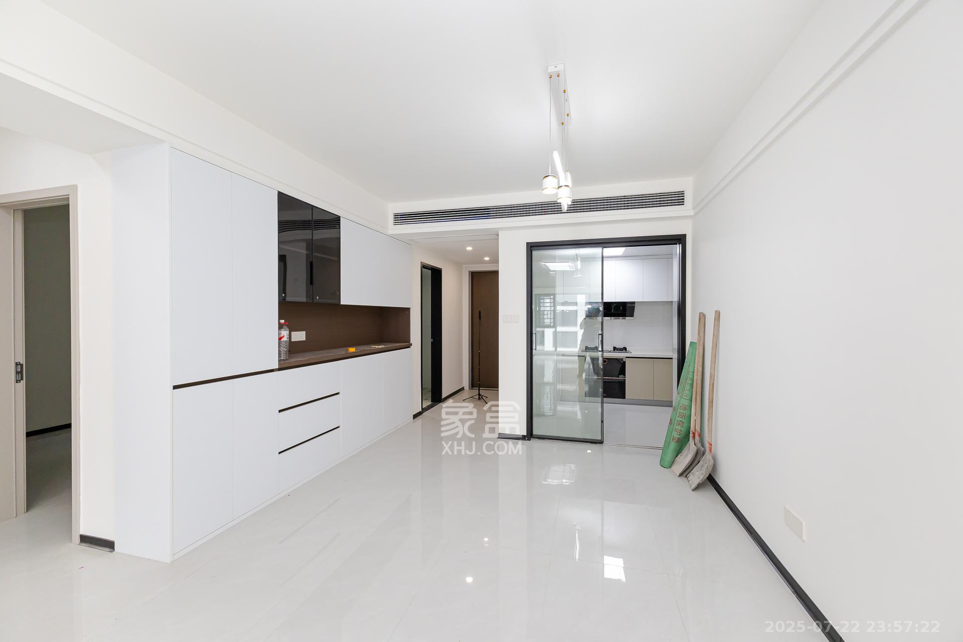 越秀湘江星汇城二期 4室2厅2卫 119.0万 越秀湘江星汇城二期 4室2厅2卫 119.0万客厅