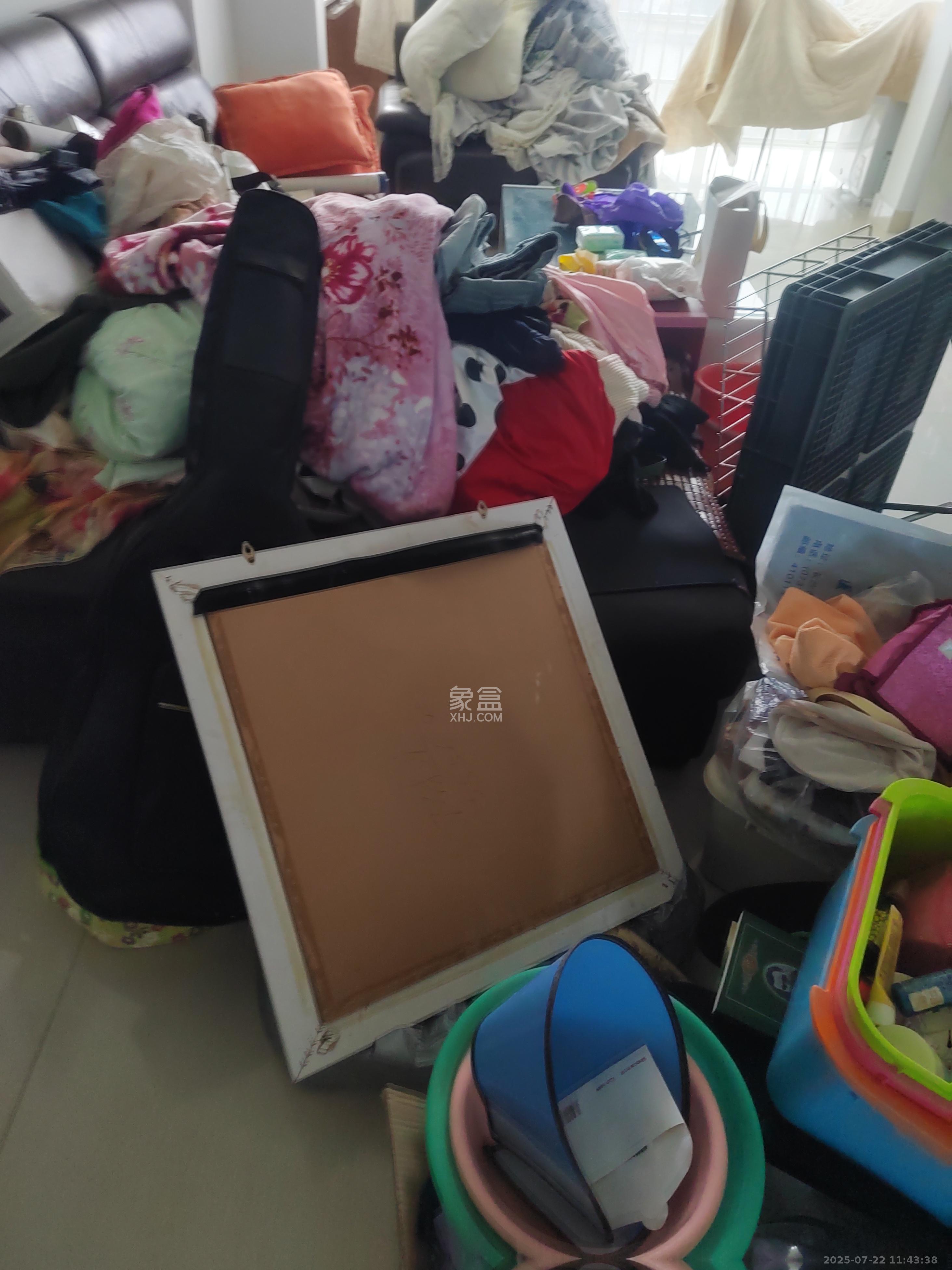 鄱阳小区  3室2厅2卫    2000.0元/月 鄱阳小区  3室2厅2卫    2000.0元/月室内图