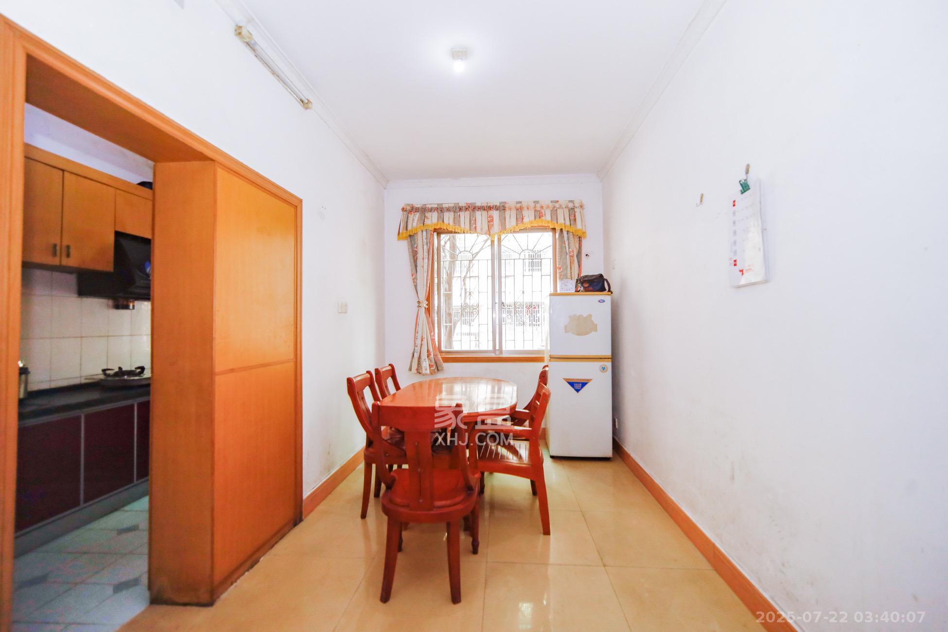 三湘小区 3室2厅2卫 1800.0元/月 三湘小区 3室2厅2卫 1800.0元/月室内图