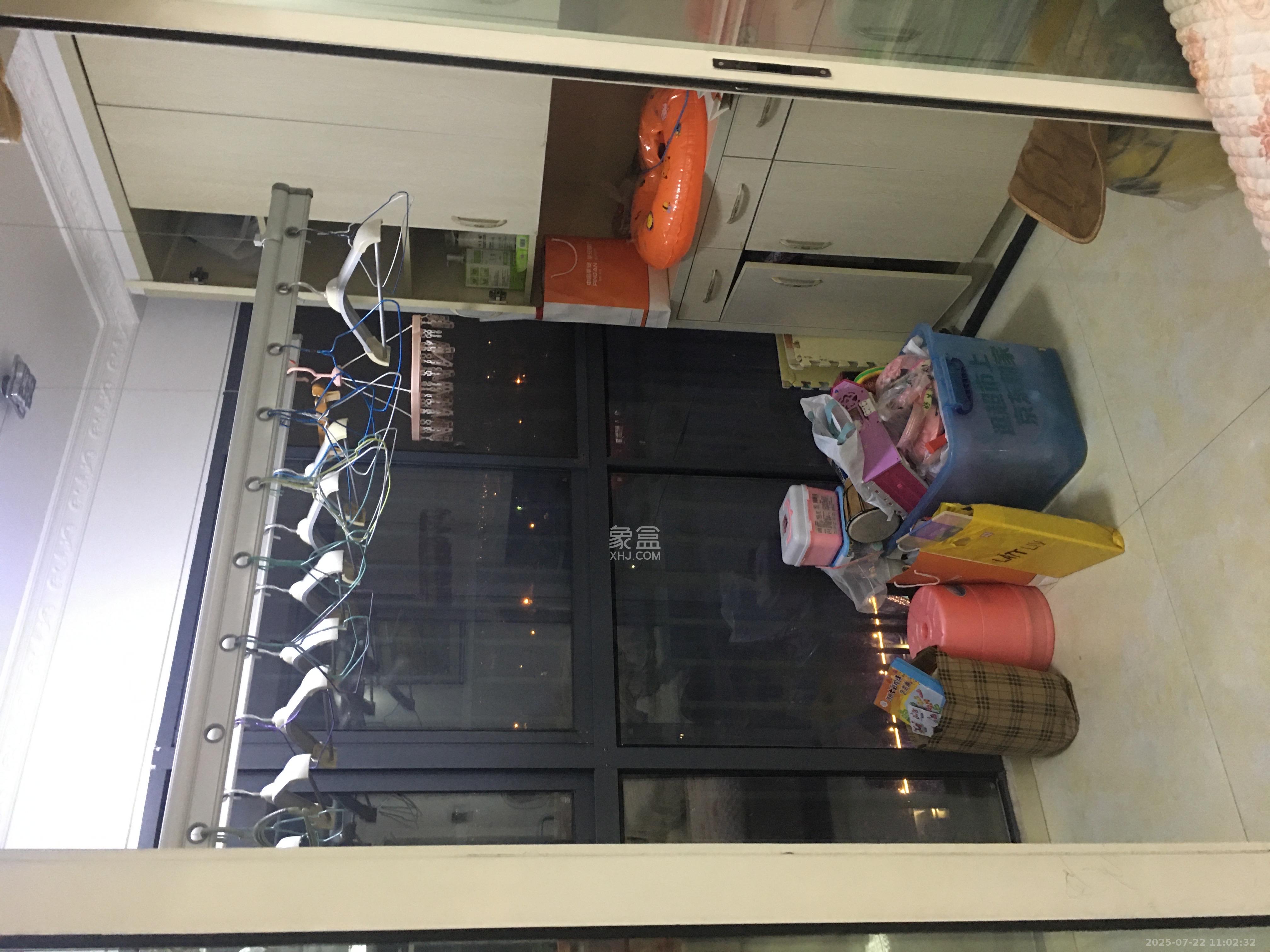 丰源国际 3室2厅2卫 1900.0元/月 丰源国际 3室2厅2卫 1900.0元/月室内图