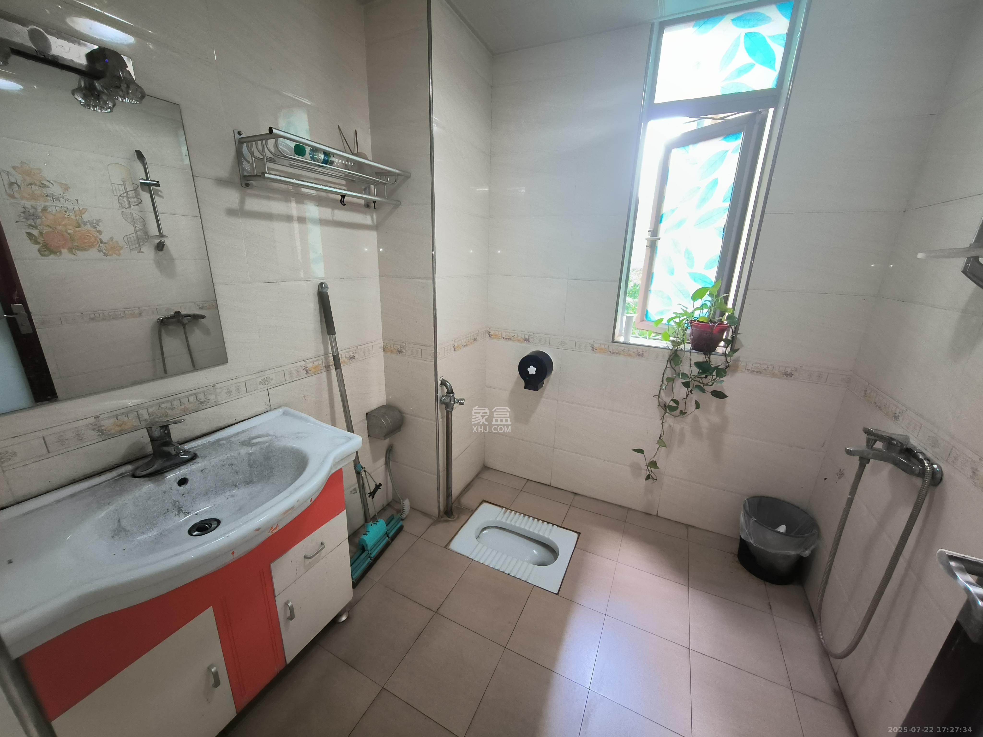 新城新世界一二三期 1室2厅1卫 2600.0元/月 新城新世界一二三期 1室2厅1卫 2600.0元/月室内图