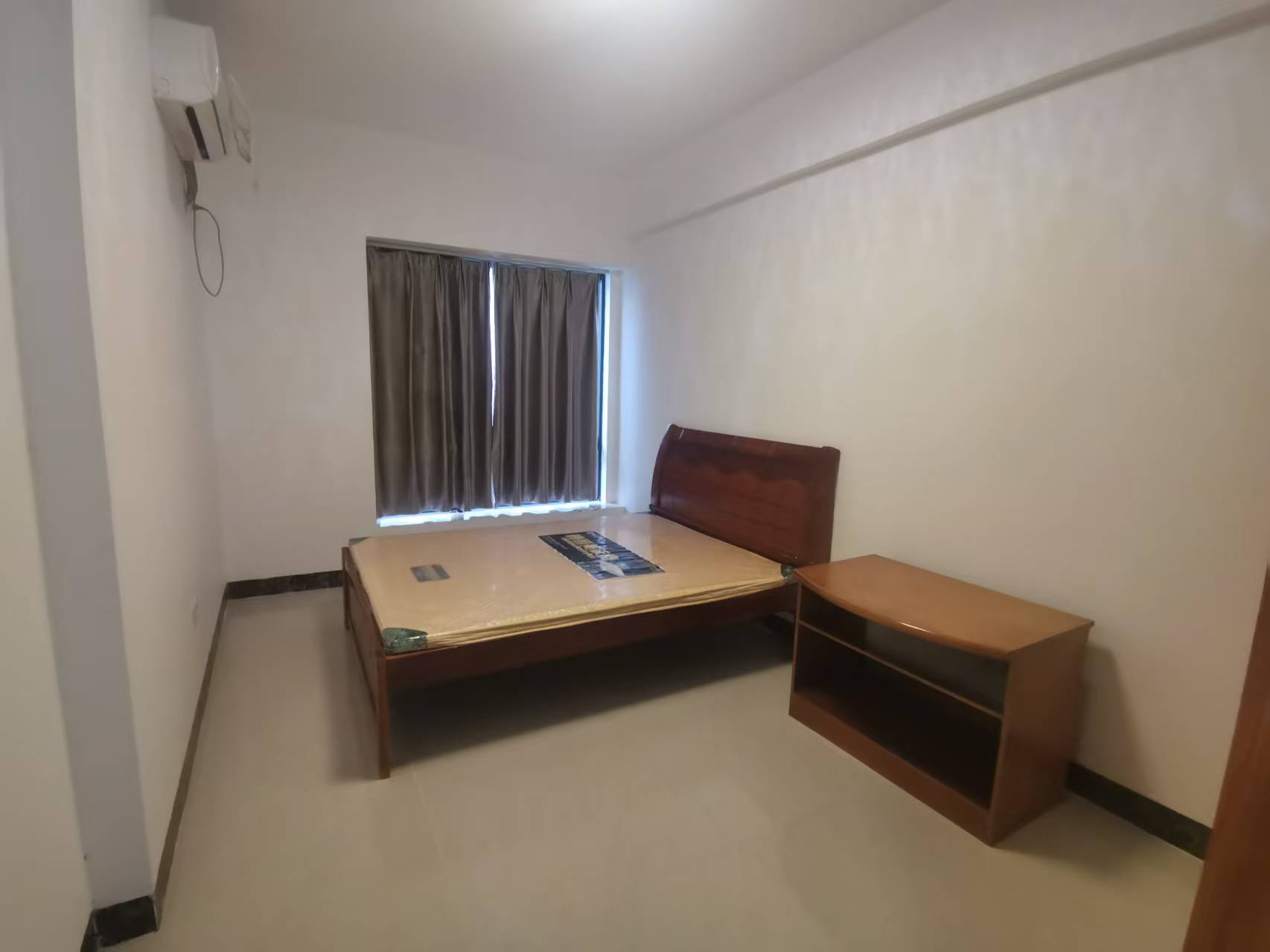 万景峰一期  3室2厅2卫    2300.0元/月 万景峰一期  3室2厅2卫    2300.0元/月室内图