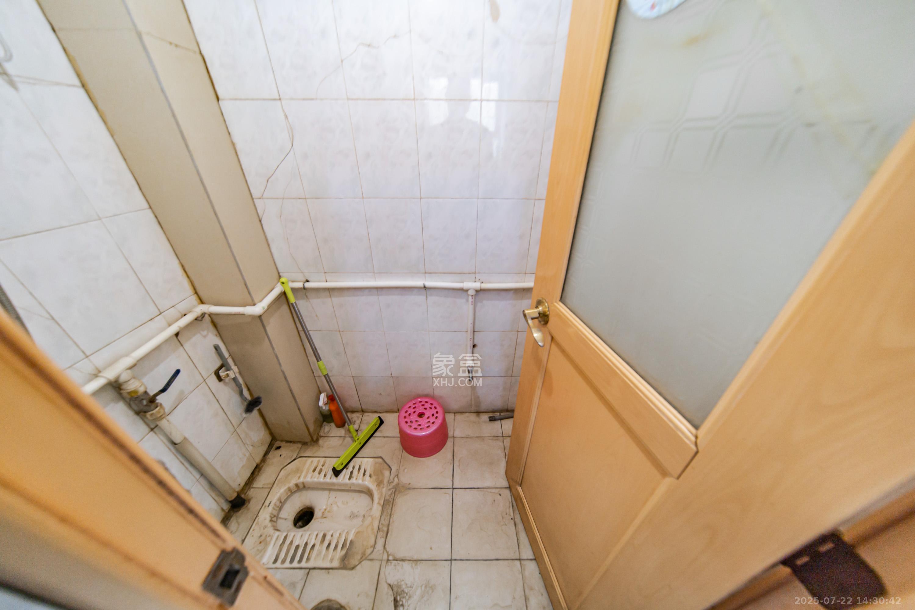 矿山研究院 2室2厅1卫 49.3万 矿山研究院 2室2厅1卫 49.3万卫生间