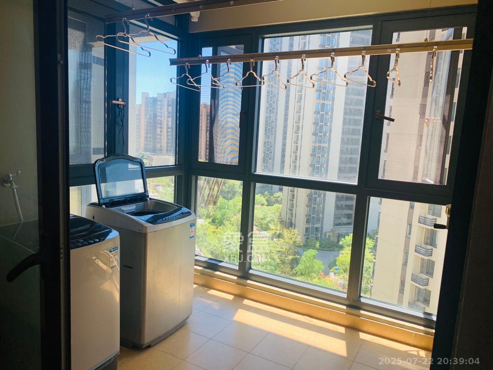 万科魅力之城锋镜里  3室2厅2卫    2100.0元/月 万科魅力之城锋镜里  3室2厅2卫    2100.0元/月室内图