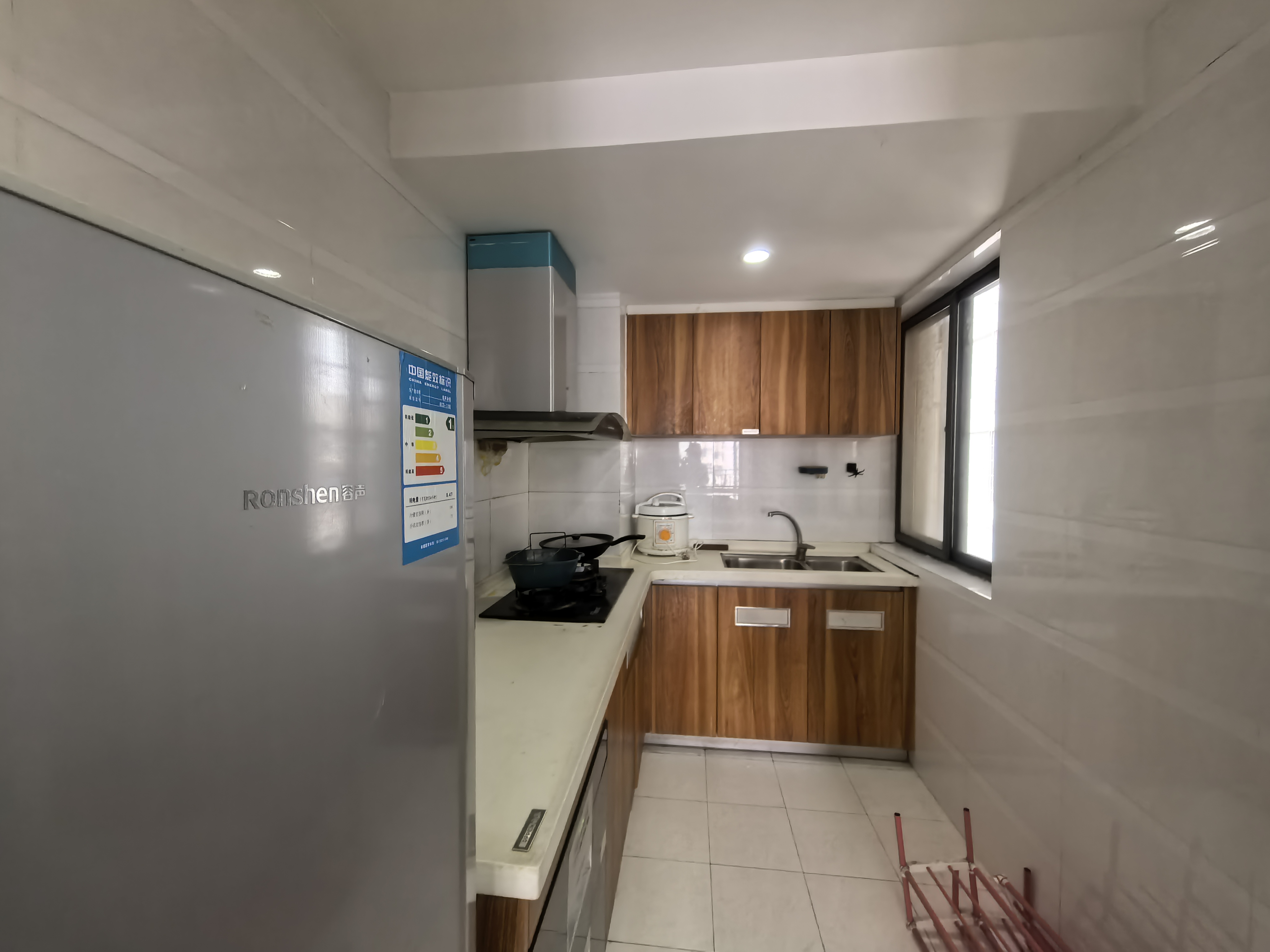 椰岛广场  2室2厅1卫    3500.0元/月 椰岛广场  2室2厅1卫    3500.0元/月室内图