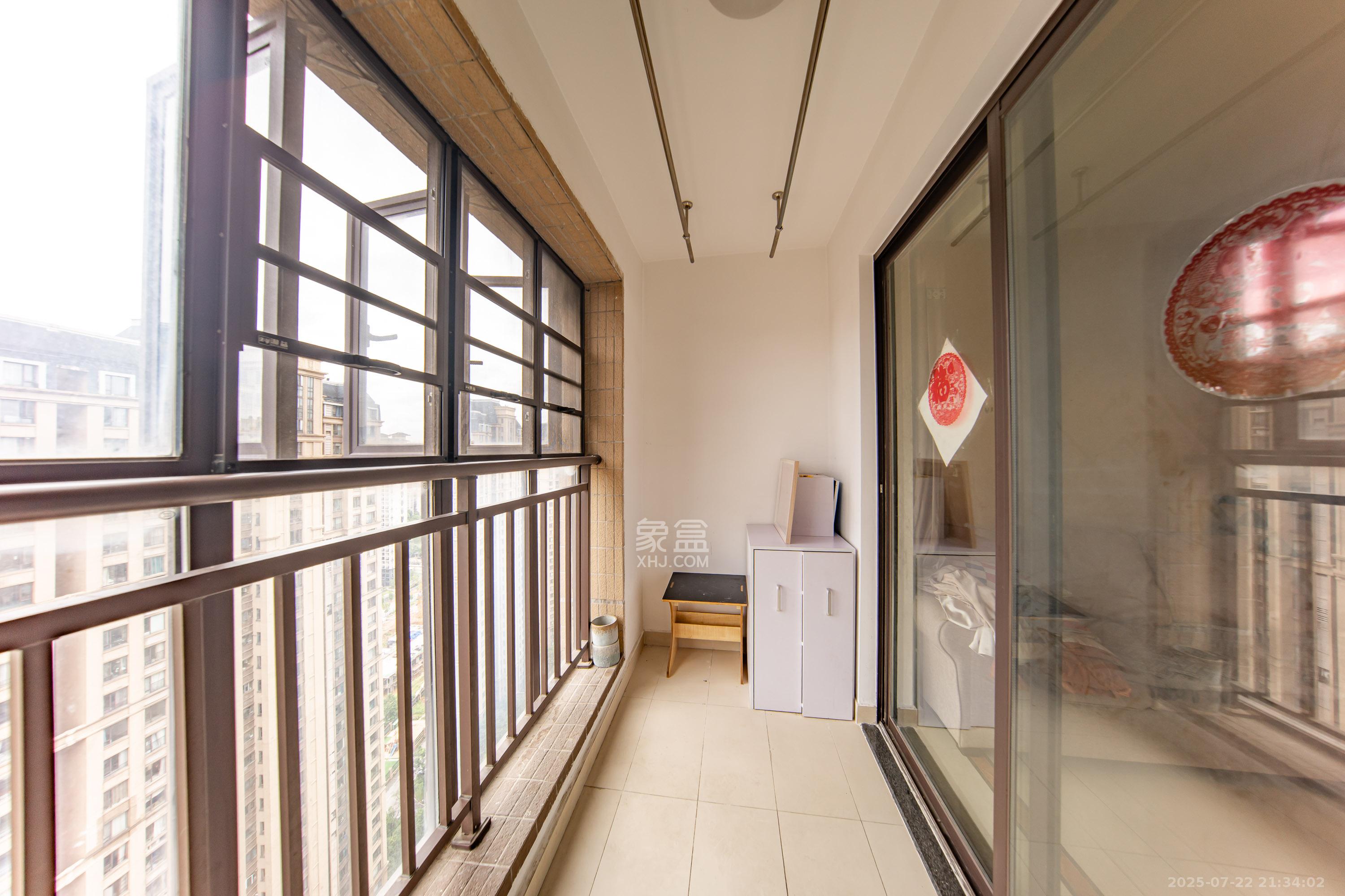 中海国际四期 2室2厅1卫 54.8万 中海国际四期 2室2厅1卫 54.8万阳台