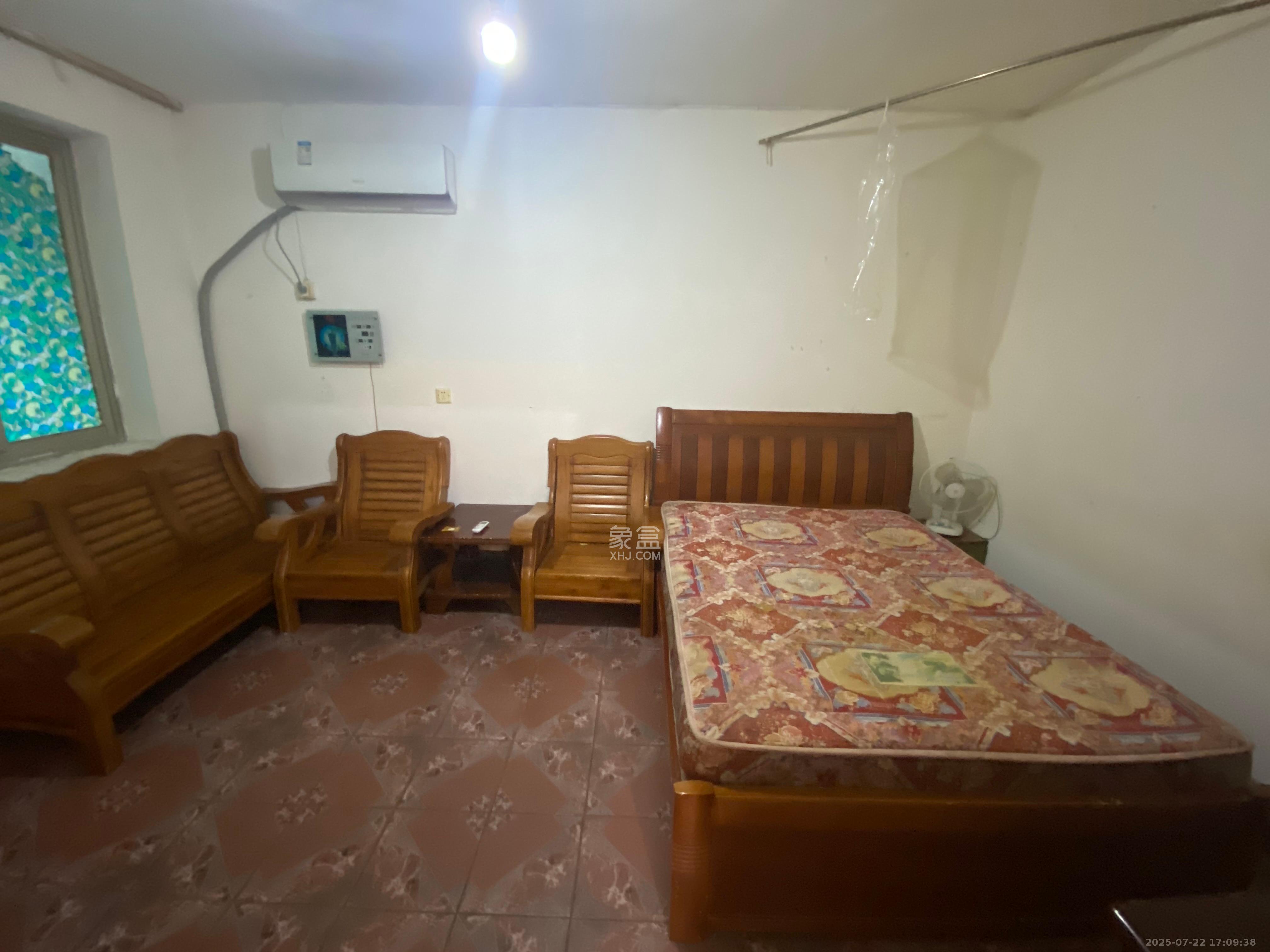 桔园小区1-8片 2室1厅1卫 1000.0元/月 桔园小区1-8片 2室1厅1卫 1000.0元/月室内图