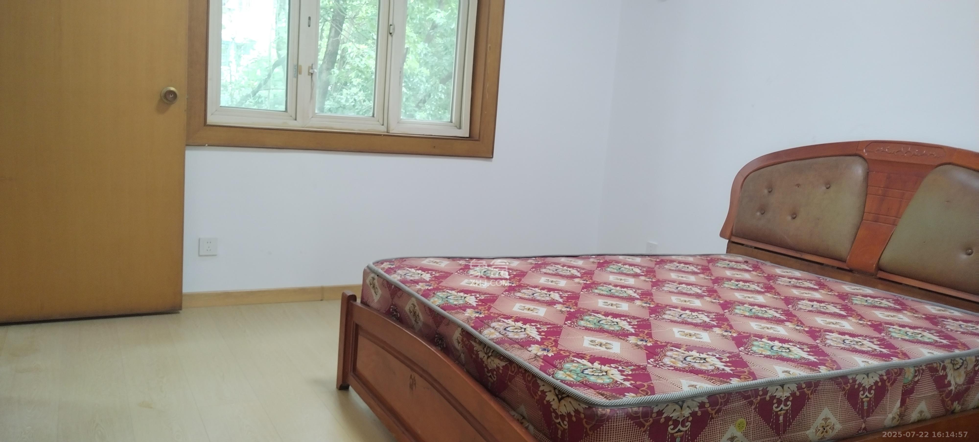 香樟路省委党校  4室2厅1卫    2500.0元/月室内图