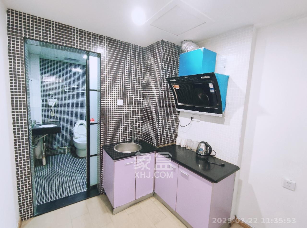 融圣国际 1室1厅1卫 2200.0元/月 融圣国际 1室1厅1卫 2200.0元/月室内图