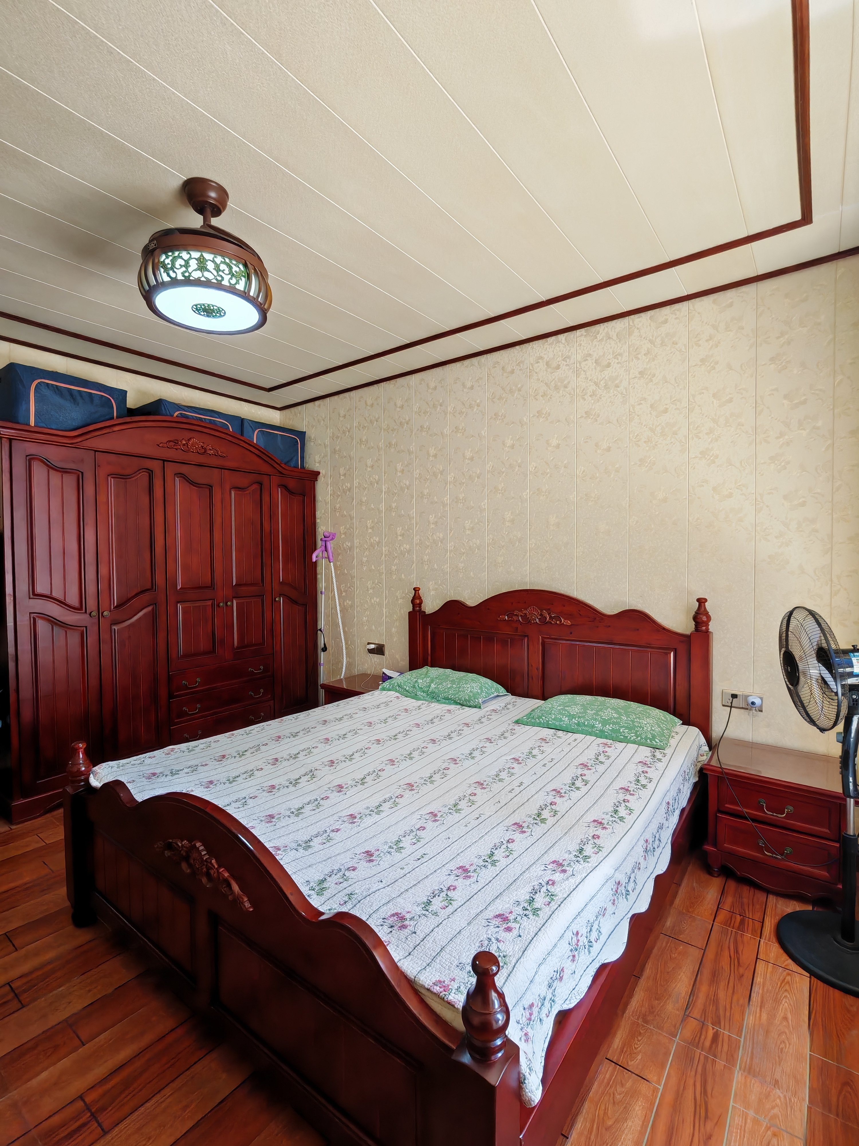 海阔天空-国瑞城三期(铂仕苑) 4室2厅3卫 9000.0元/月 海阔天空-国瑞城三期(铂仕苑) 4室2厅3卫 9000.0元/月室内图