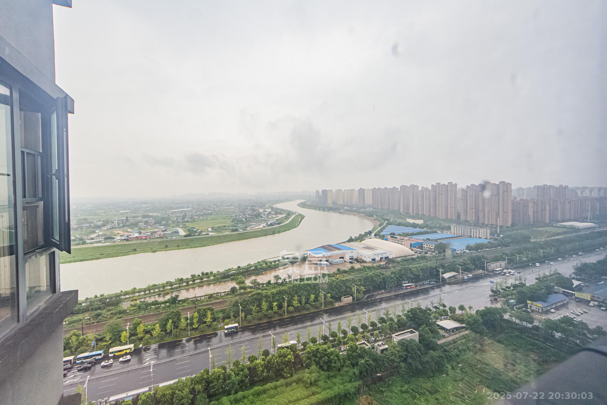 恒大御景半岛锦绣苑 4室2厅2卫 220.0万 恒大御景半岛锦绣苑 4室2厅2卫 220.0万其他