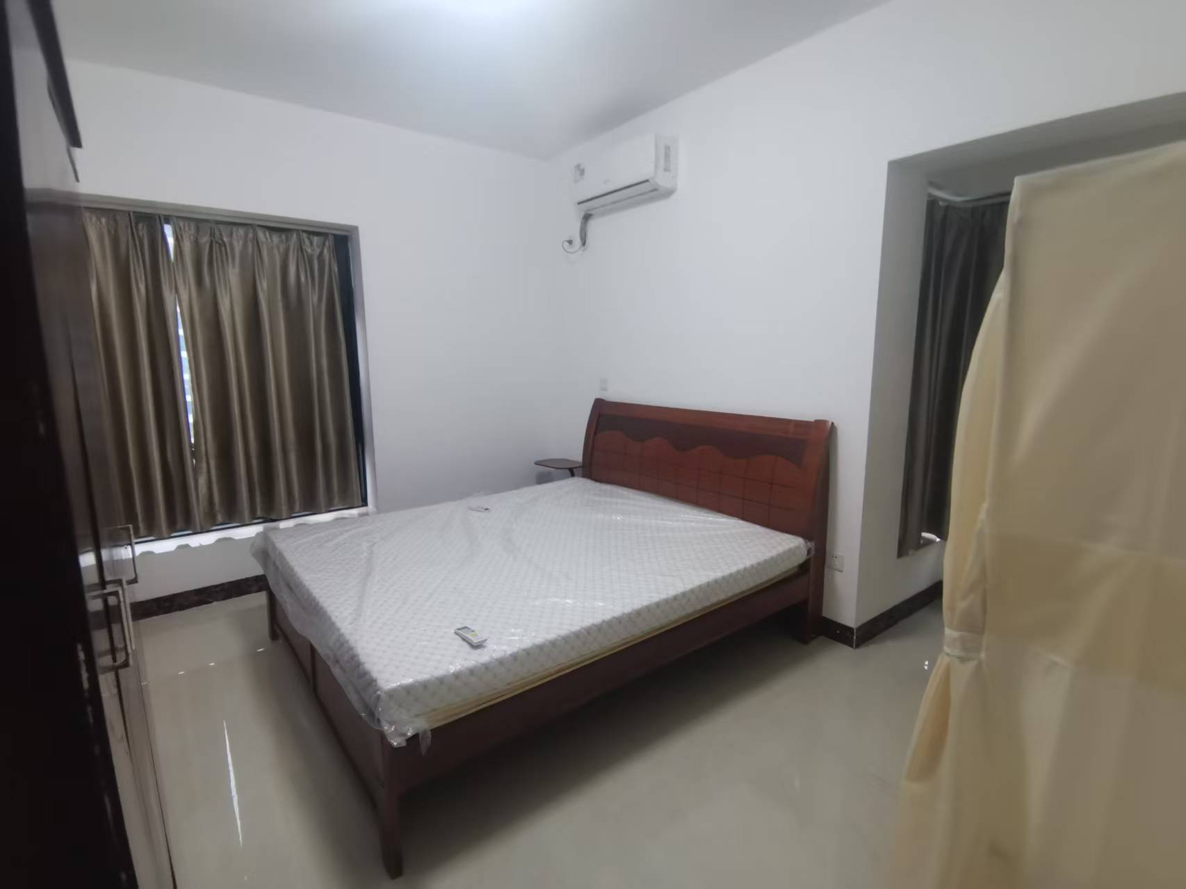 万景峰一期  3室2厅2卫    2300.0元/月 万景峰一期  3室2厅2卫    2300.0元/月室内图