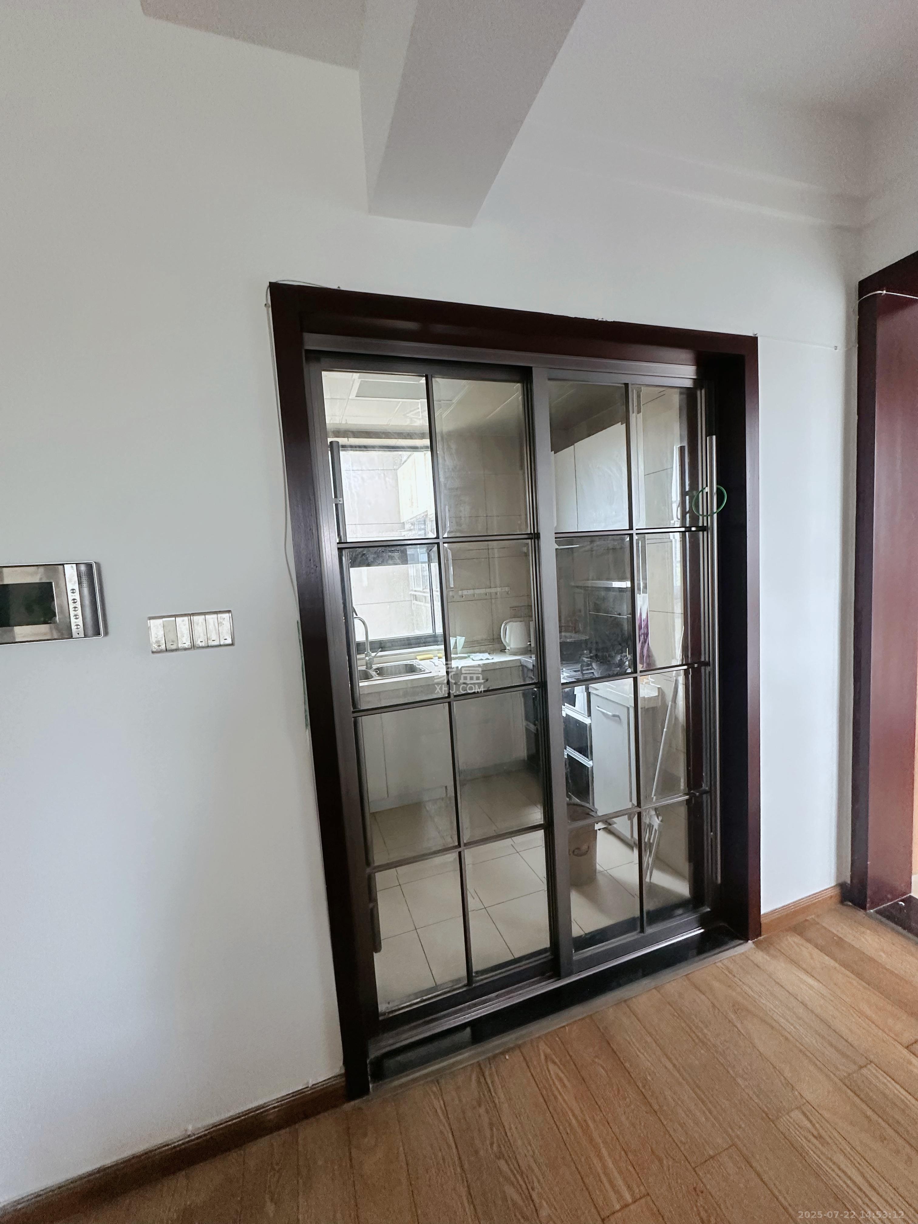 中信城市广场(中信新城一期)  2室2厅1卫    2000.0元/月 中信城市广场(中信新城一期)  2室2厅1卫    2000.0元/月室内图