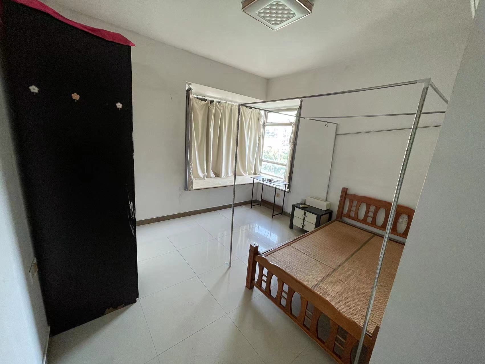 亚洲豪苑南区  3室2厅2卫    2200.0元/月 亚洲豪苑南区  3室2厅2卫    2200.0元/月室内图