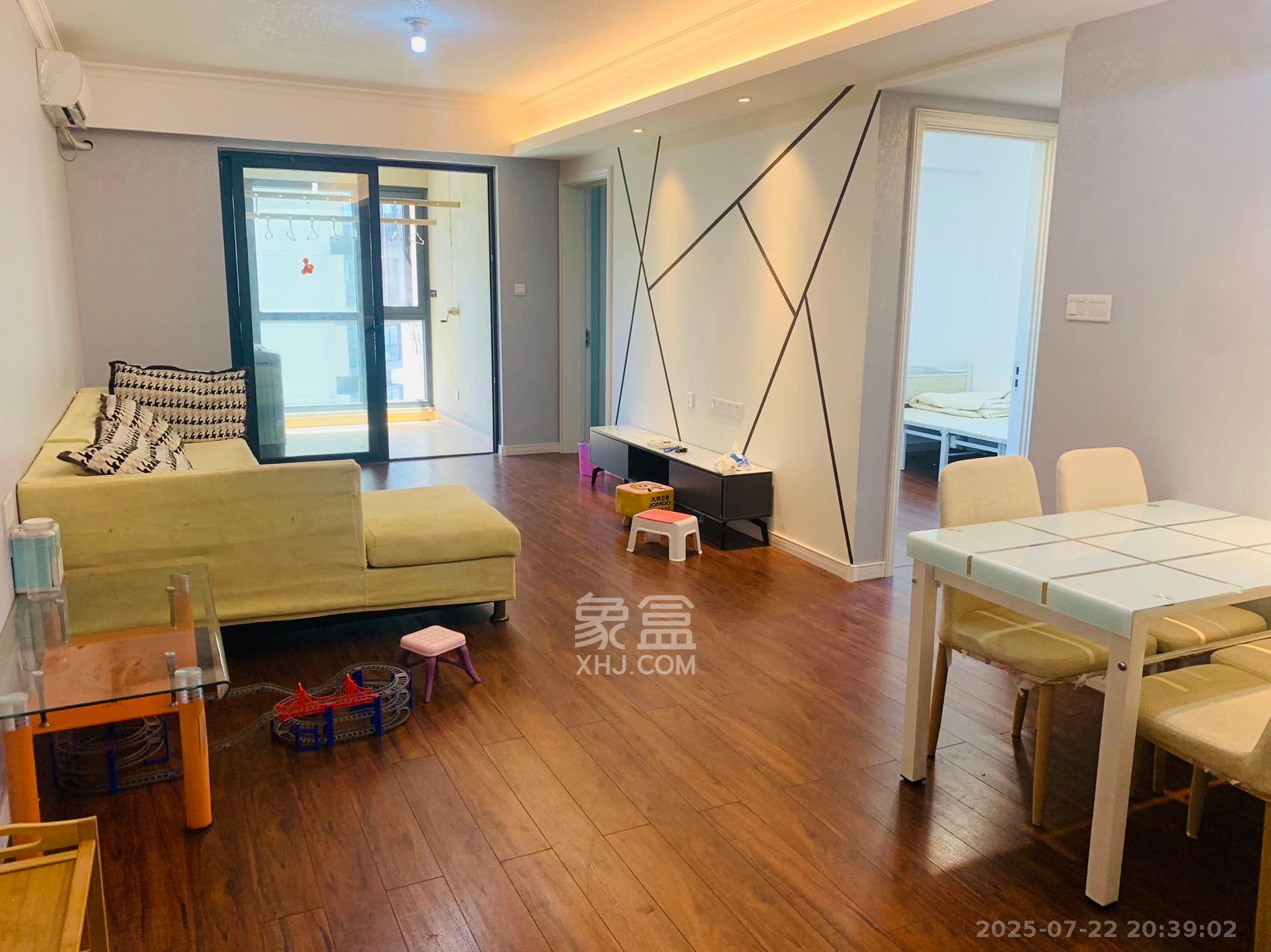 万科魅力之城锋镜里  3室2厅2卫    2100.0元/月 万科魅力之城锋镜里  3室2厅2卫    2100.0元/月室内图